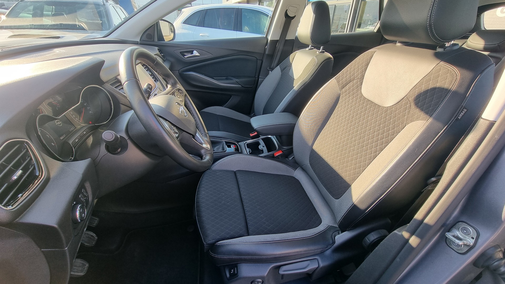 OPEL Grandland X 1.2i TP Excellence-image-9