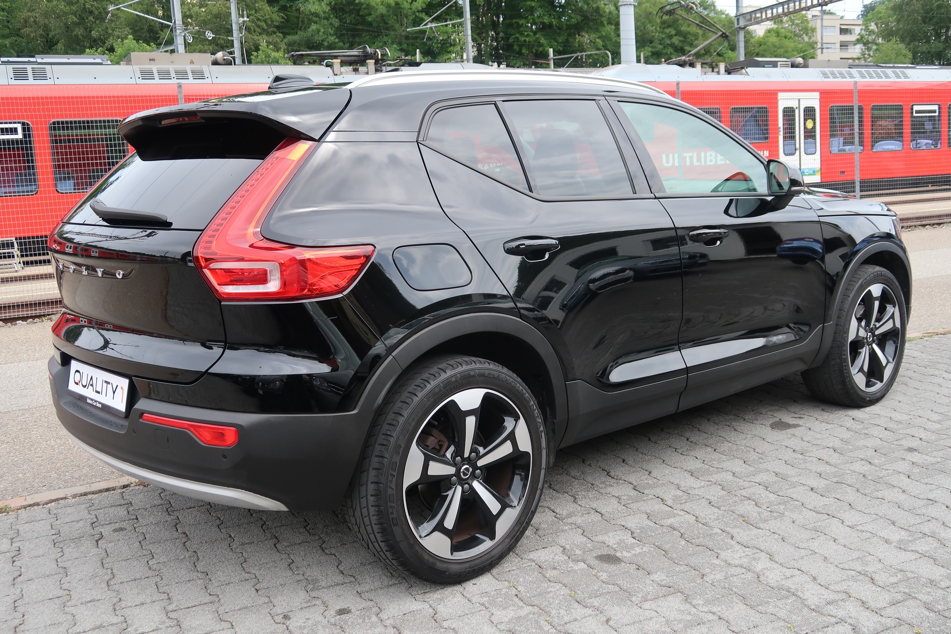 VOLVO XC40 D3 AWD Momentum-showroom-element-3