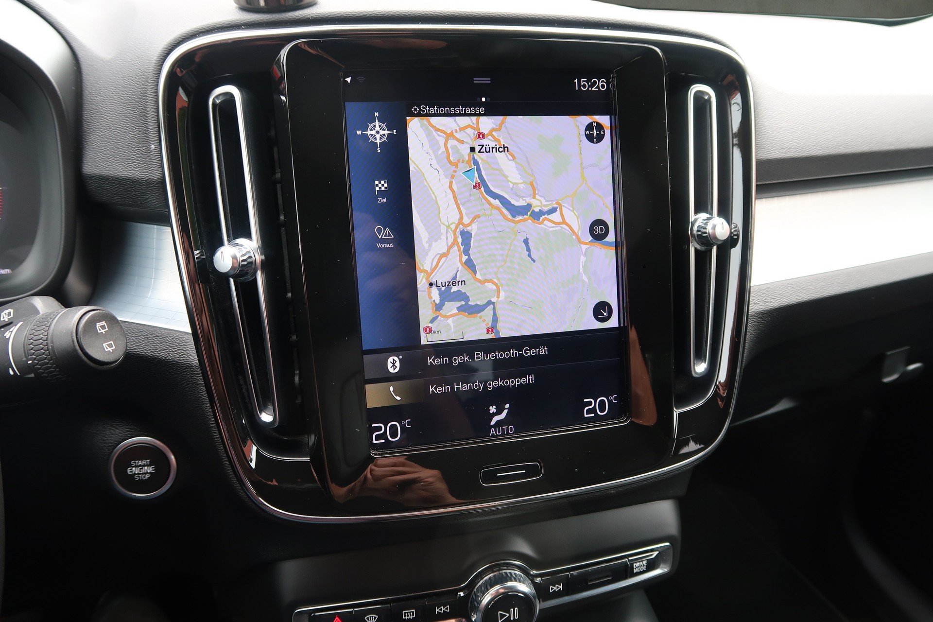 VOLVO XC40 D3 AWD Momentum-image-10