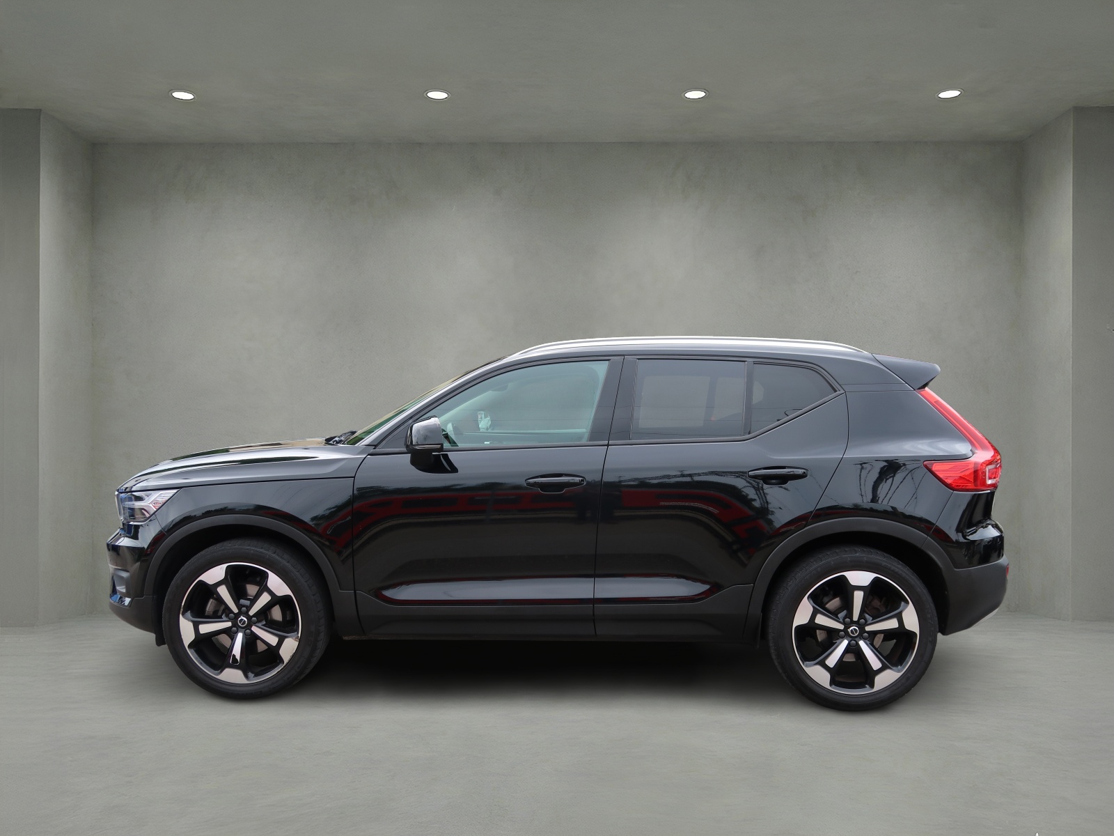 VOLVO XC40 D3 AWD Momentum-image-6