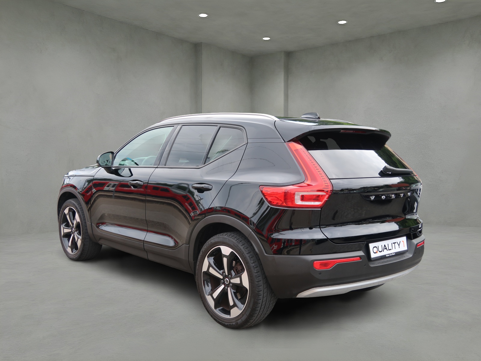 VOLVO XC40 D3 AWD Momentum-image-5
