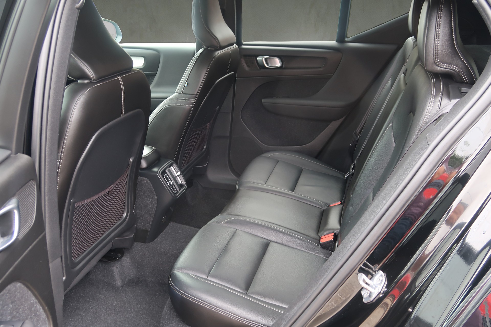 VOLVO XC40 D3 AWD Momentum-image-14