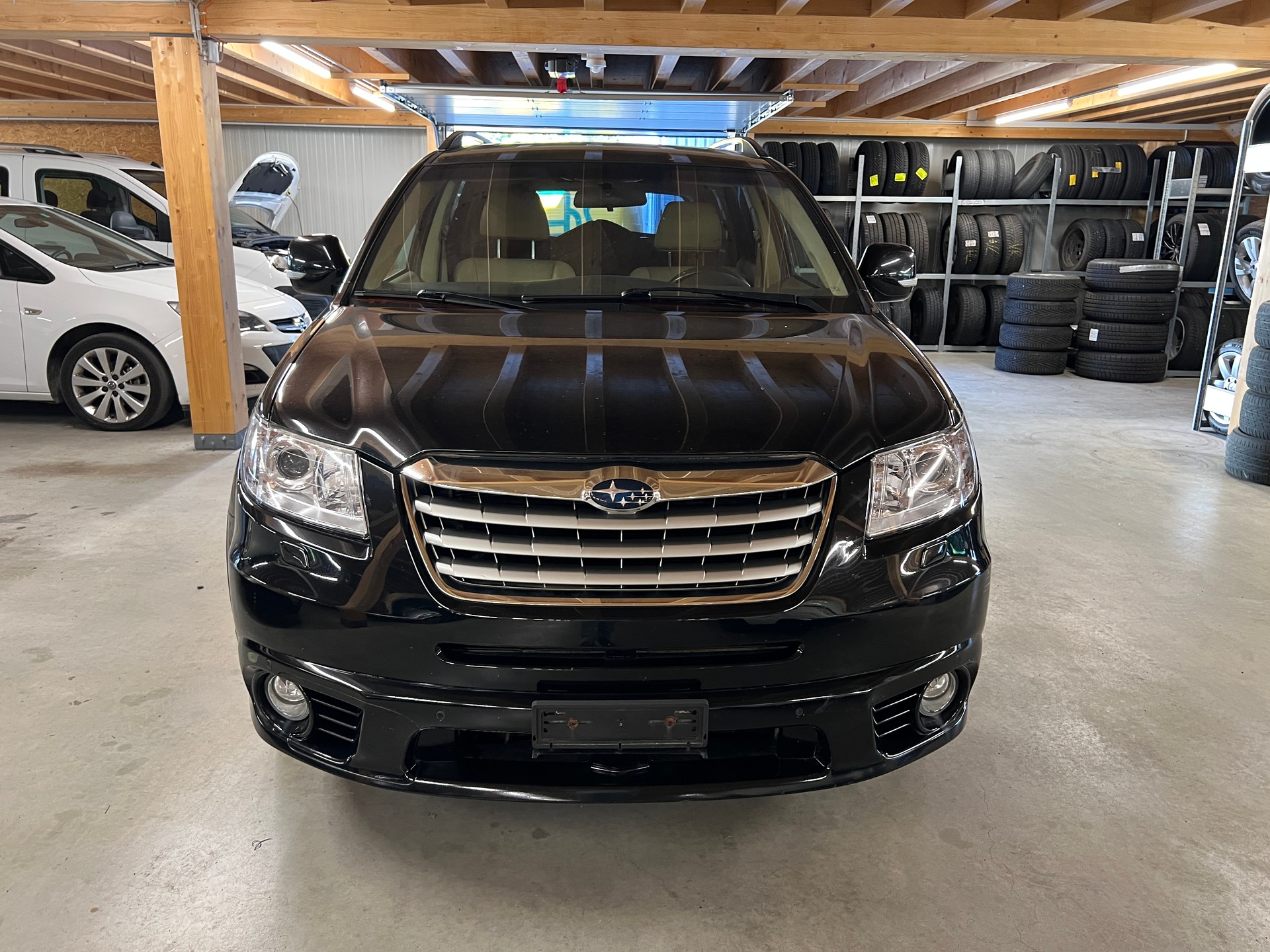 SUBARU Tribeca 3.6 AWD Executive-showroom-element-1