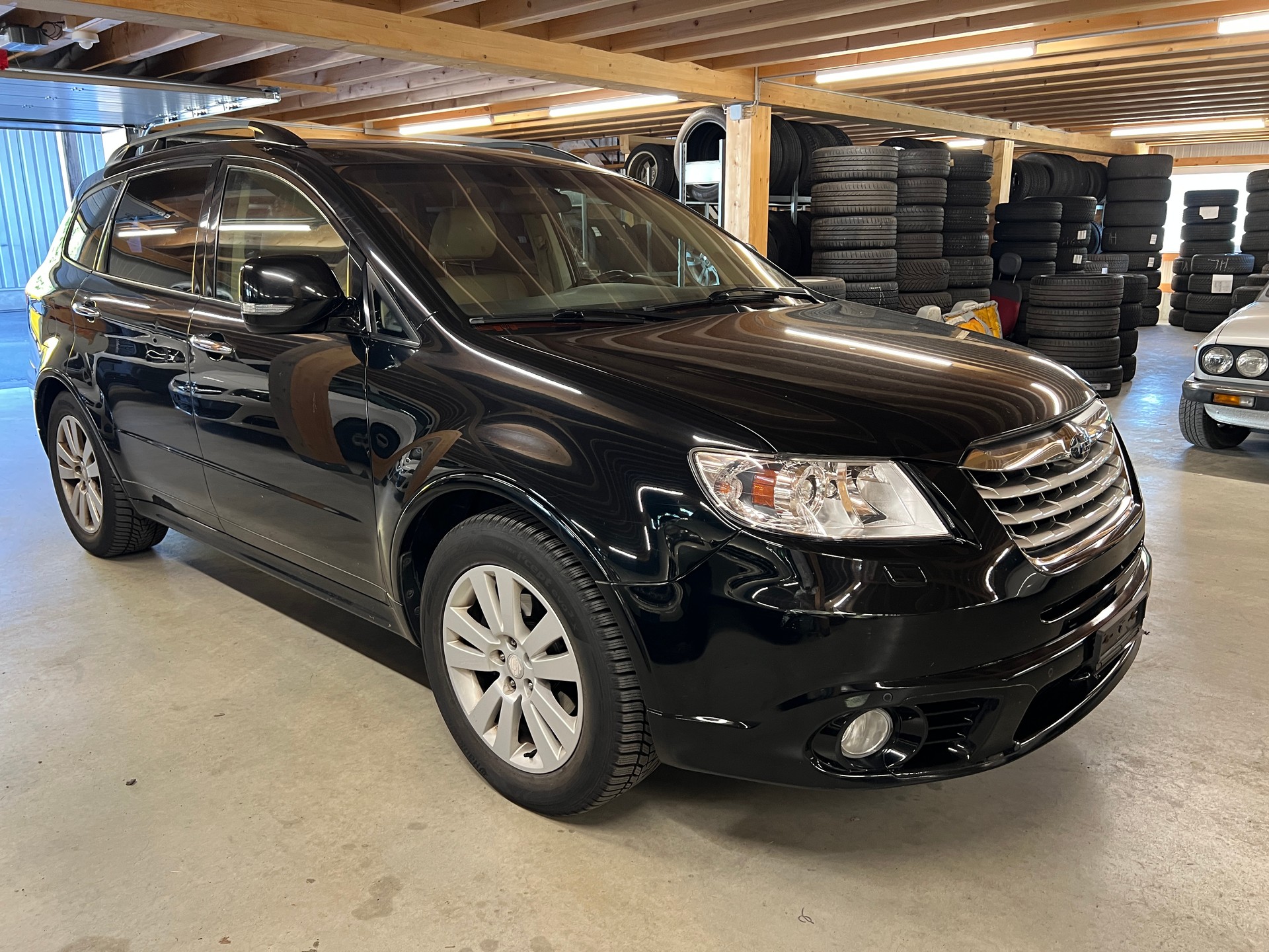 SUBARU Tribeca 3.6 AWD Executive-showroom-element-2