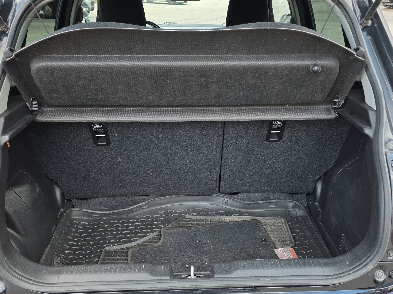 SUZUKI Swift 1.2 Compact Top 4x4 Hybrid-image-12