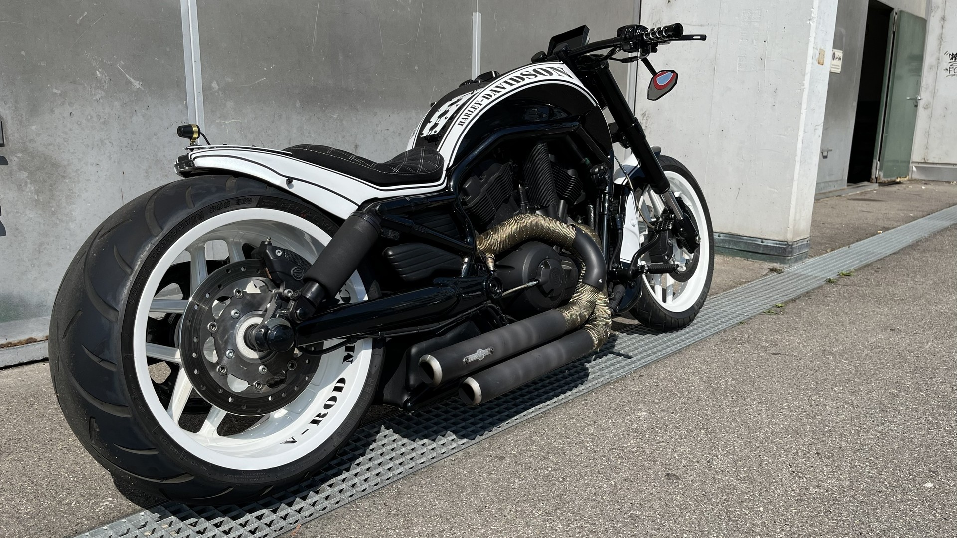 HARLEY-DAVIDSON VRSCF V-Rod Muscle ABS-image-1