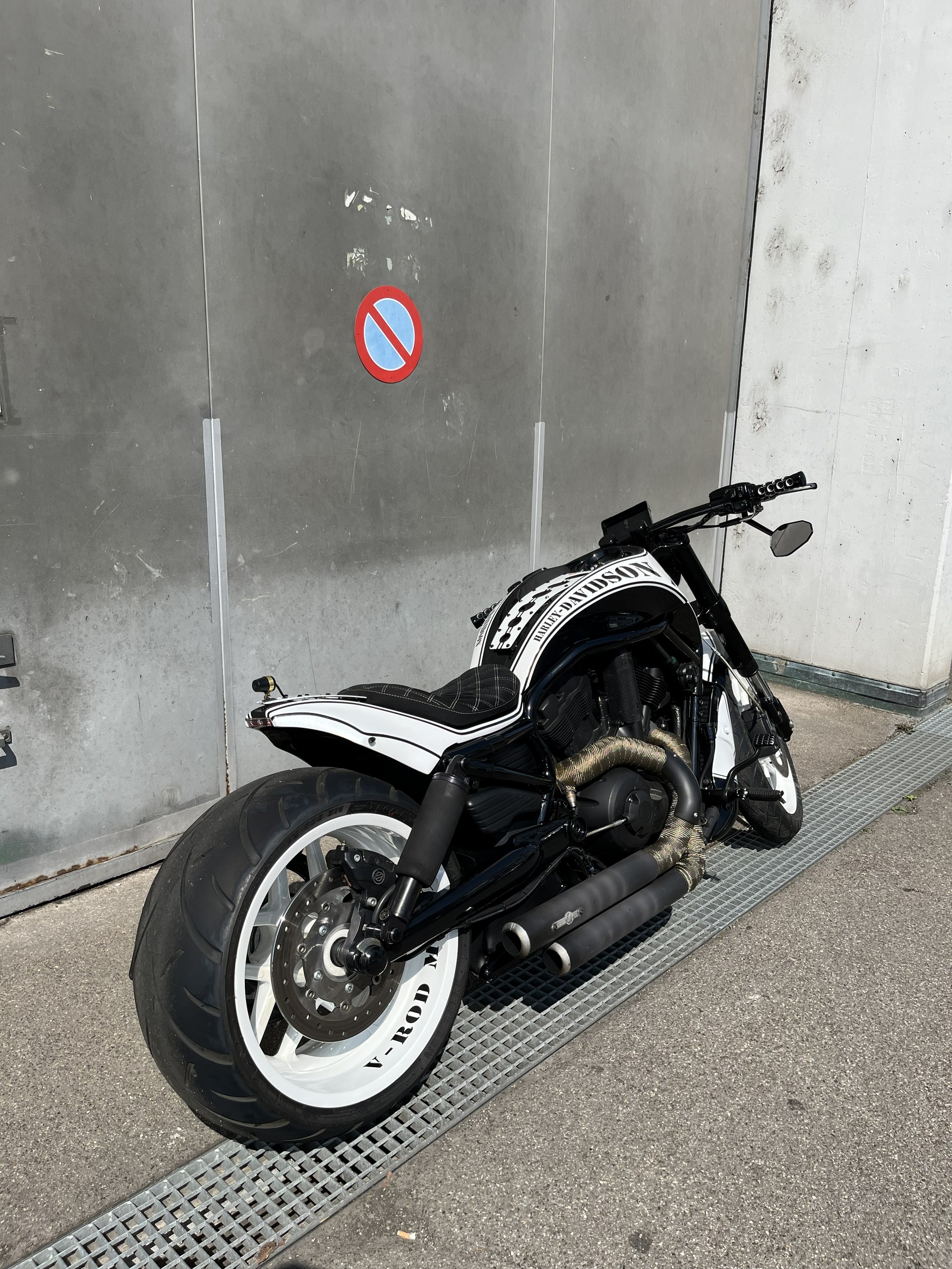HARLEY-DAVIDSON VRSCF V-Rod Muscle ABS-image-2