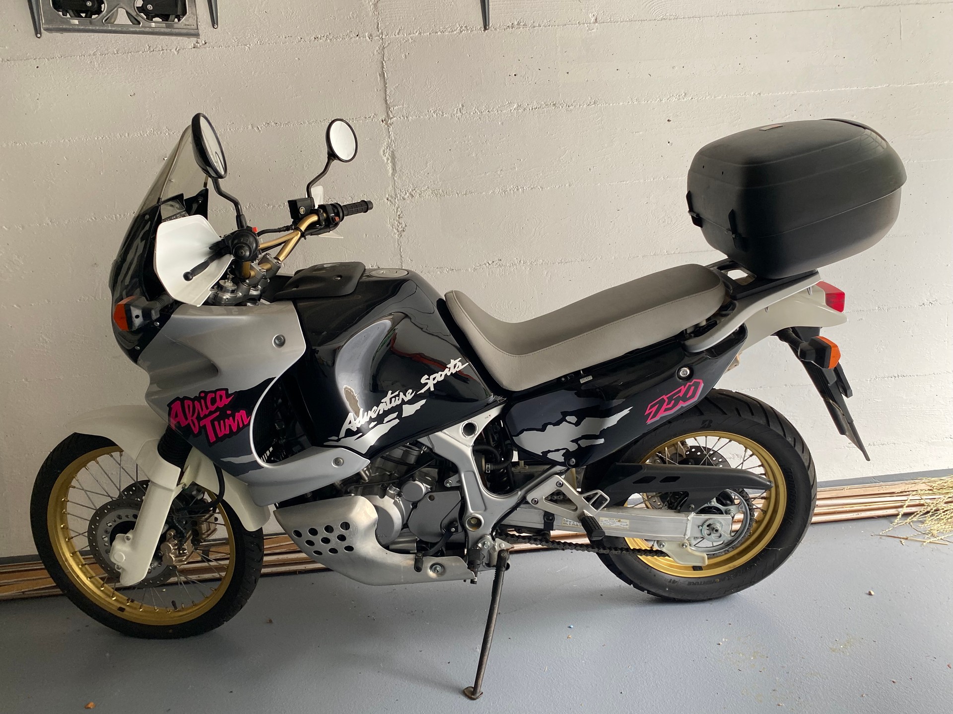 HONDA XRV 750 Africa Twin-image-0