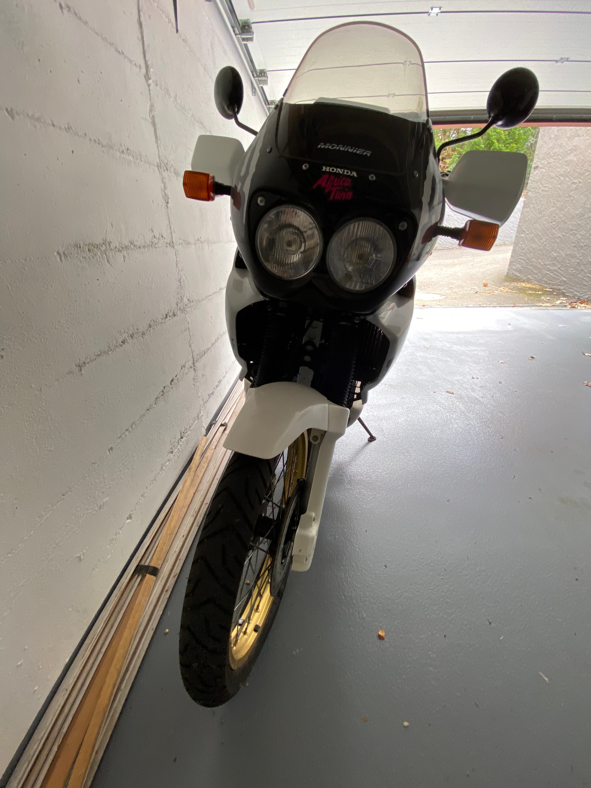HONDA XRV 750 Africa Twin-image-3