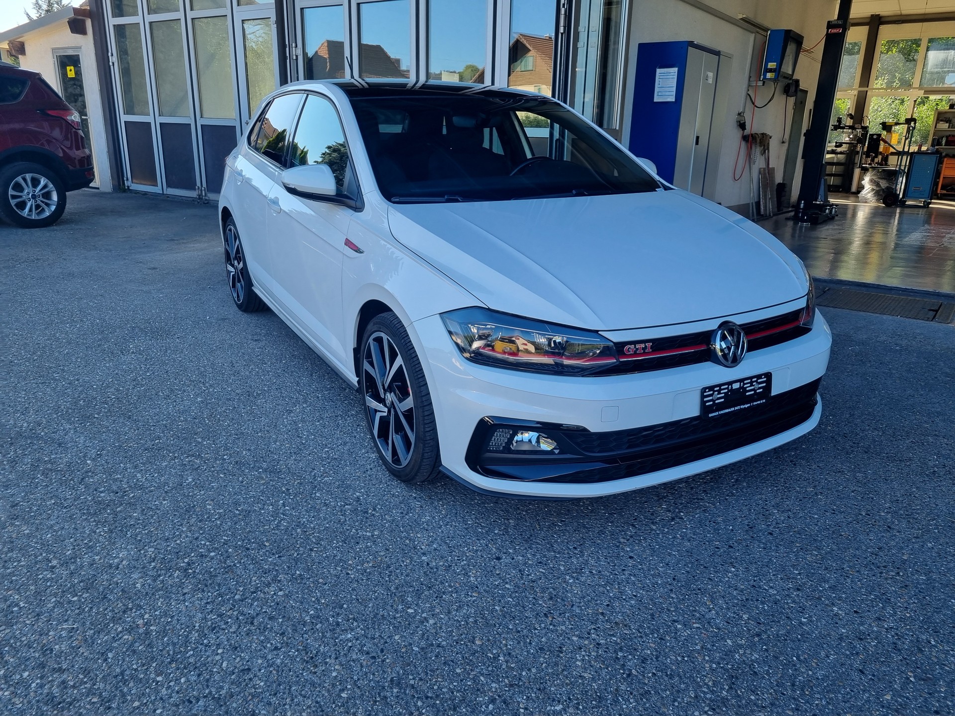 VW Polo 2.0 TSI GTI-showroom-element-1