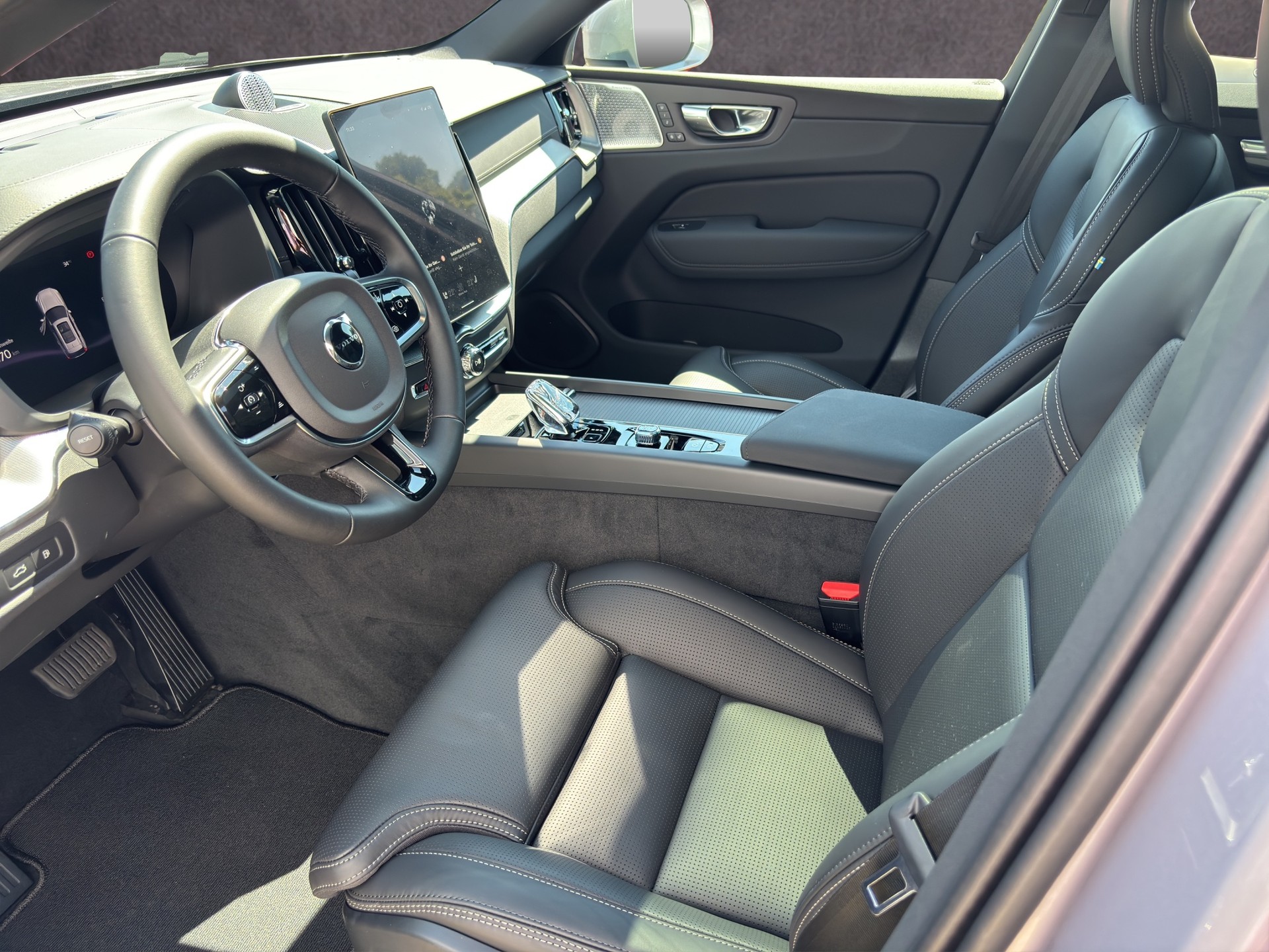 VOLVO XC60 T8 AWD Hybride rechargeable-image-8