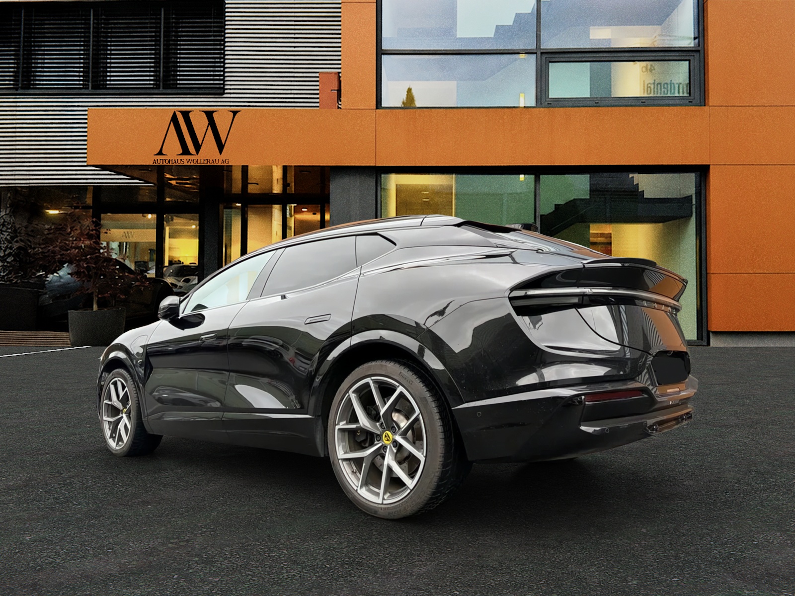 LOTUS Eletre Base-showroom-element-3