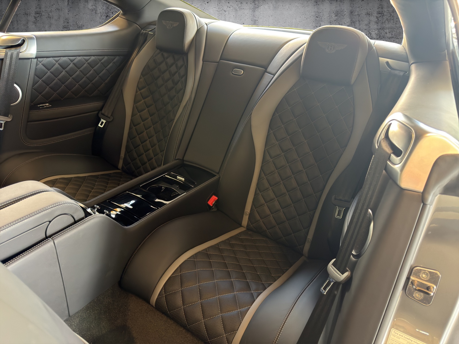 BENTLEY Continental GT 4.0 V8 S-showroom-element-3