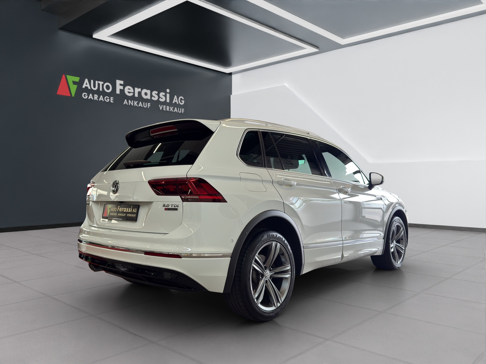 VW Tiguan 2.0 TDI SCR R-Line 4Motion DSG-image-5