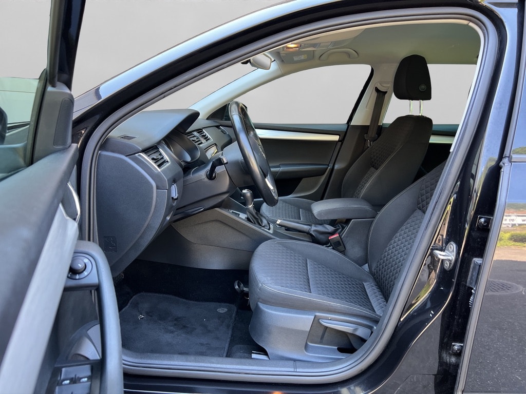 SKODA Octavia Combi 1.4 TSI Style DSG-image-8