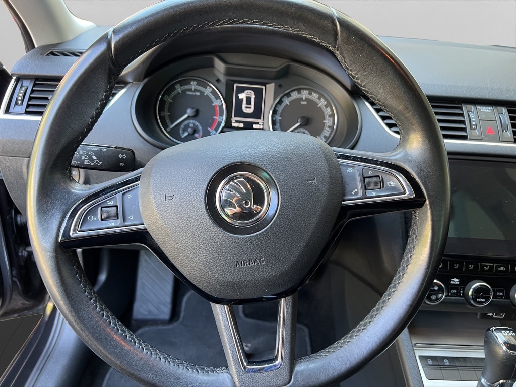 SKODA Octavia Combi 1.4 TSI Style DSG-image-13
