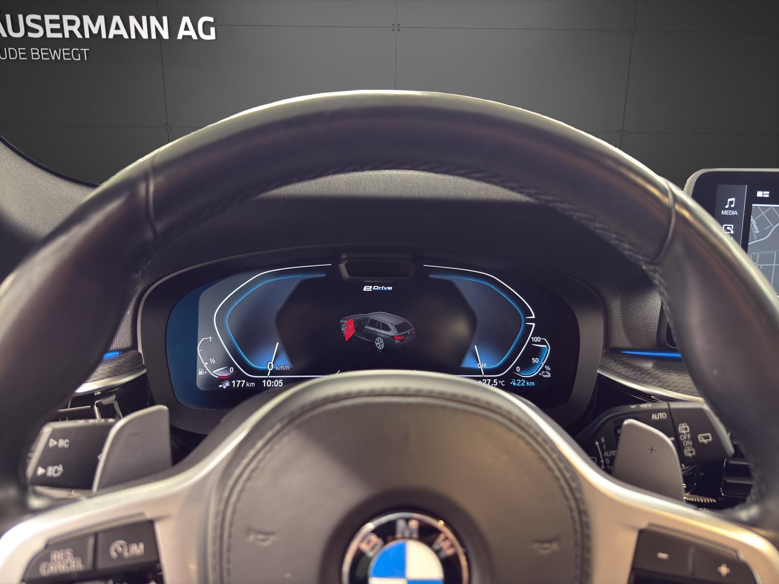 BMW 530e xDrive Touring M SPORT-image-13