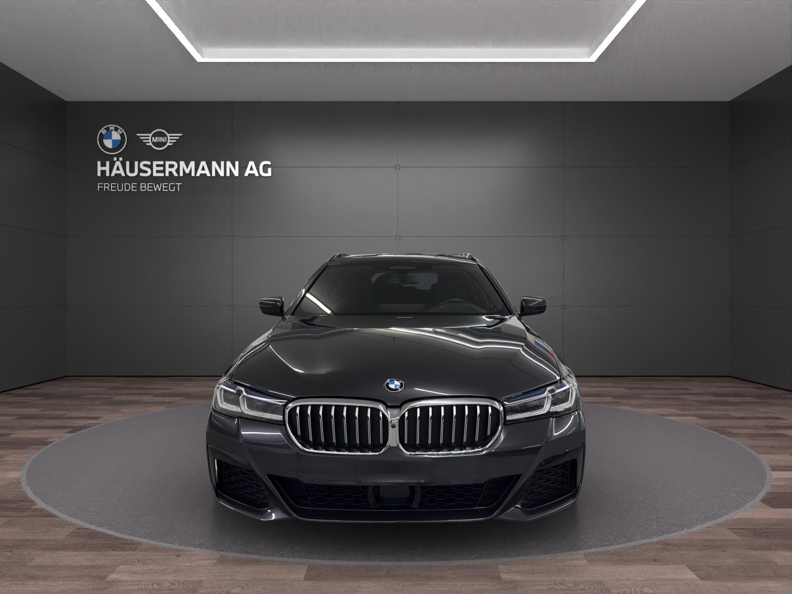 BMW 530e xDrive Touring M SPORT-showroom-element-1