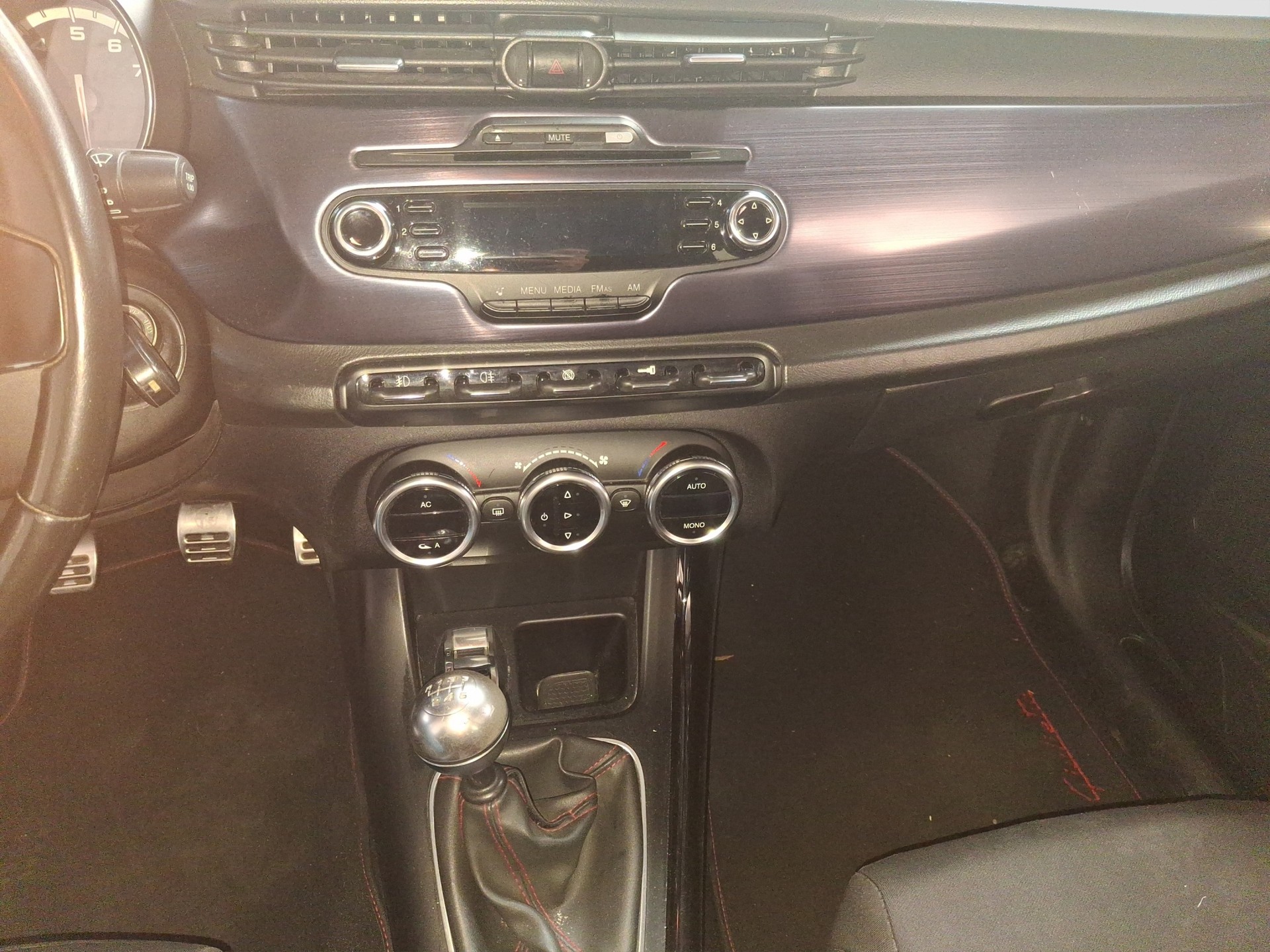 ALFA ROMEO Giulietta 1.4 MultiAir Distinctive-image-8