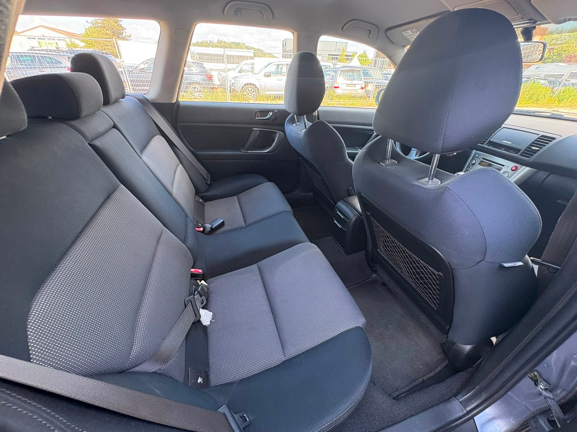 SUBARU Legacy 2.0R AWD Swiss-image-4