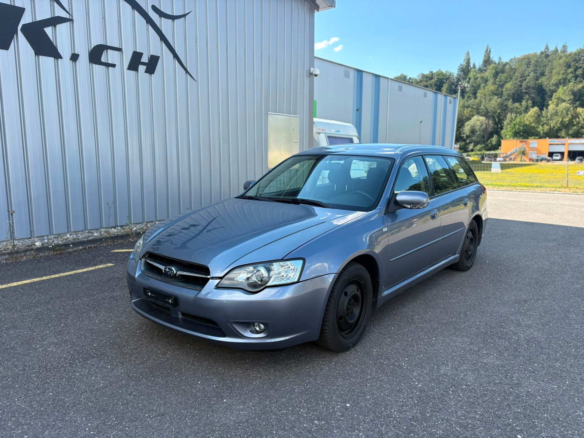 SUBARU Legacy 2.0R AWD Swiss-image-1