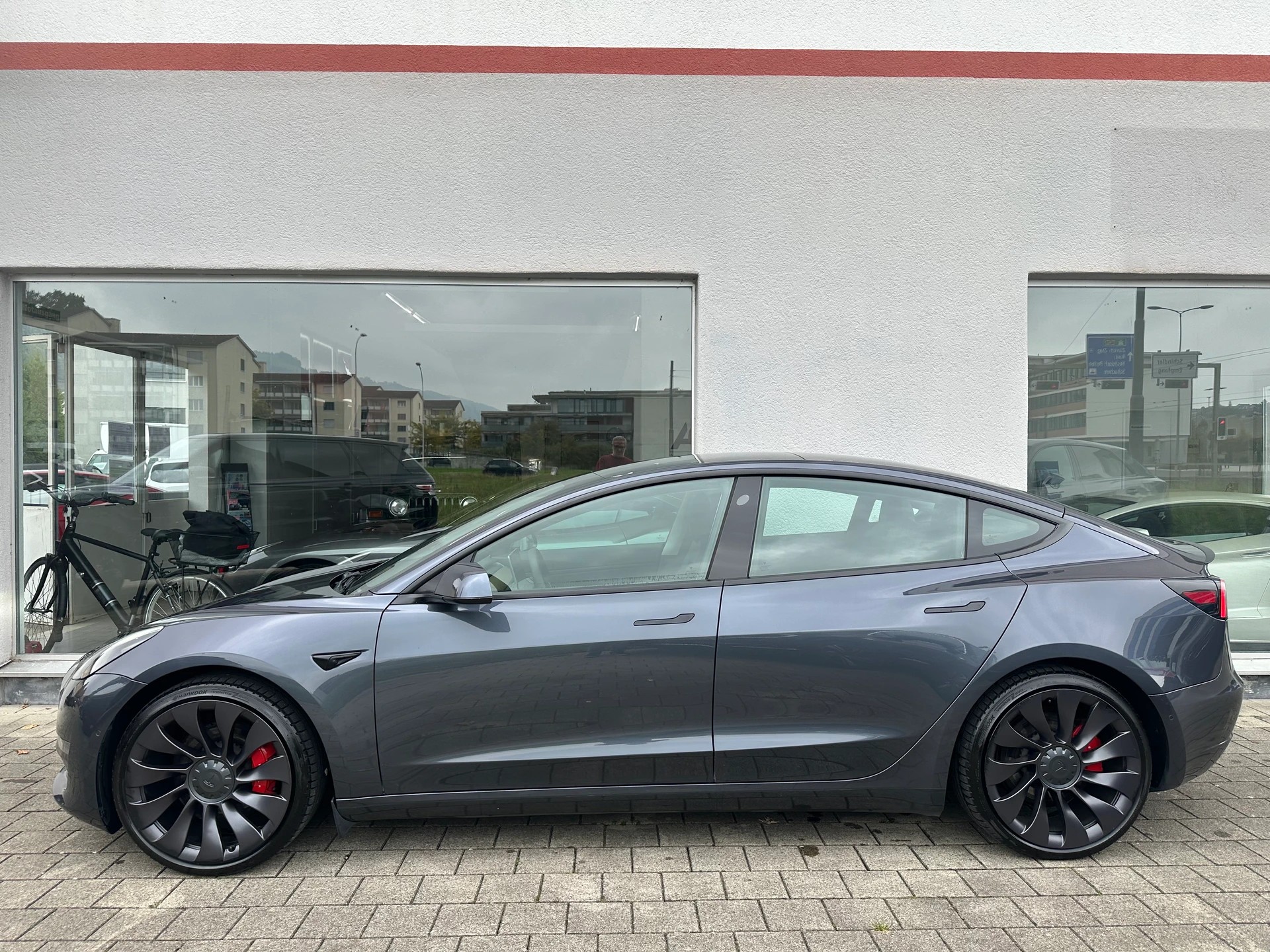 TESLA Model 3 Performance Dual Motor AWD-image-4