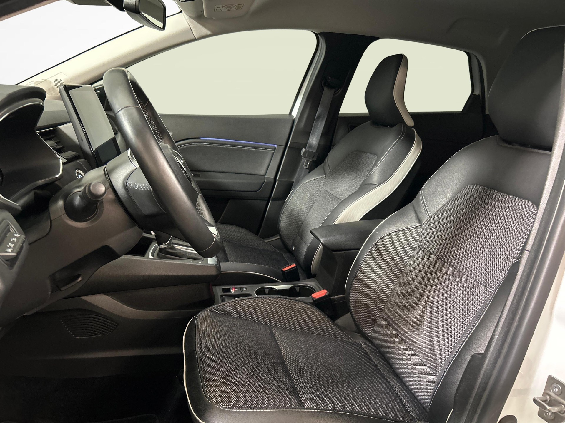 MITSUBISHI ASX 1.6 HEV Intense-showroom-element-2