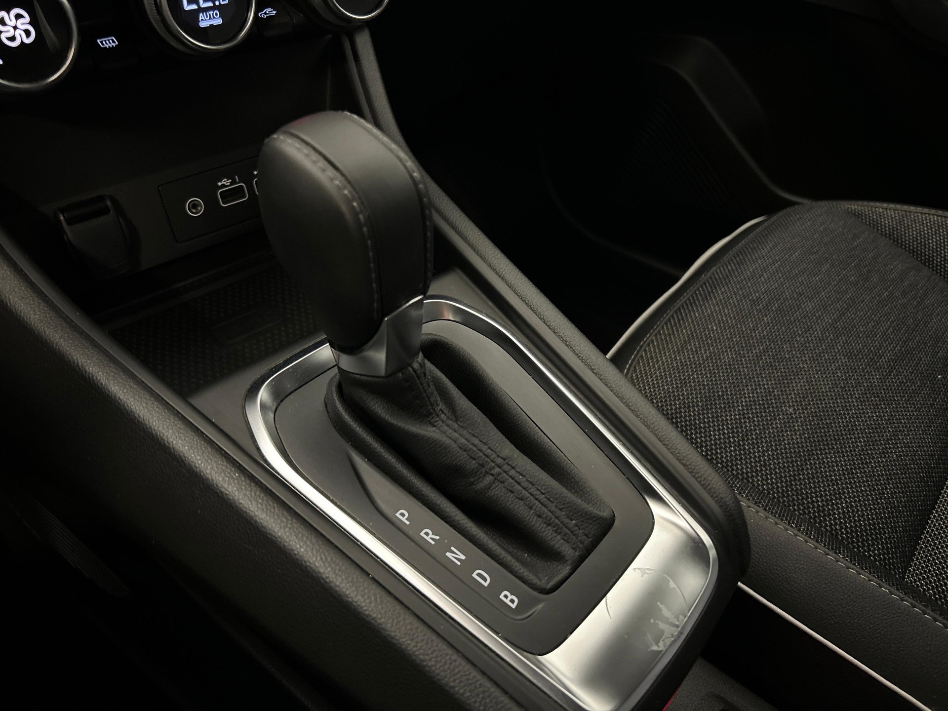 MITSUBISHI ASX 1.6 HEV Intense-image-13