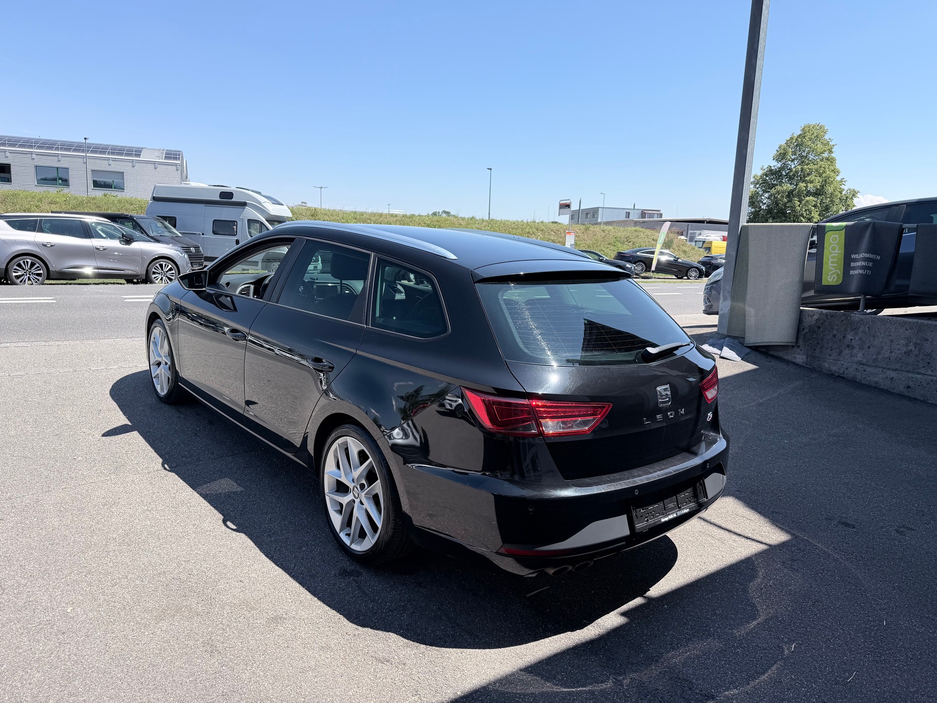 SEAT Leon ST 2.0 TDI FR Line DSG+++FRISCH AB MFK+++-showroom-element-1