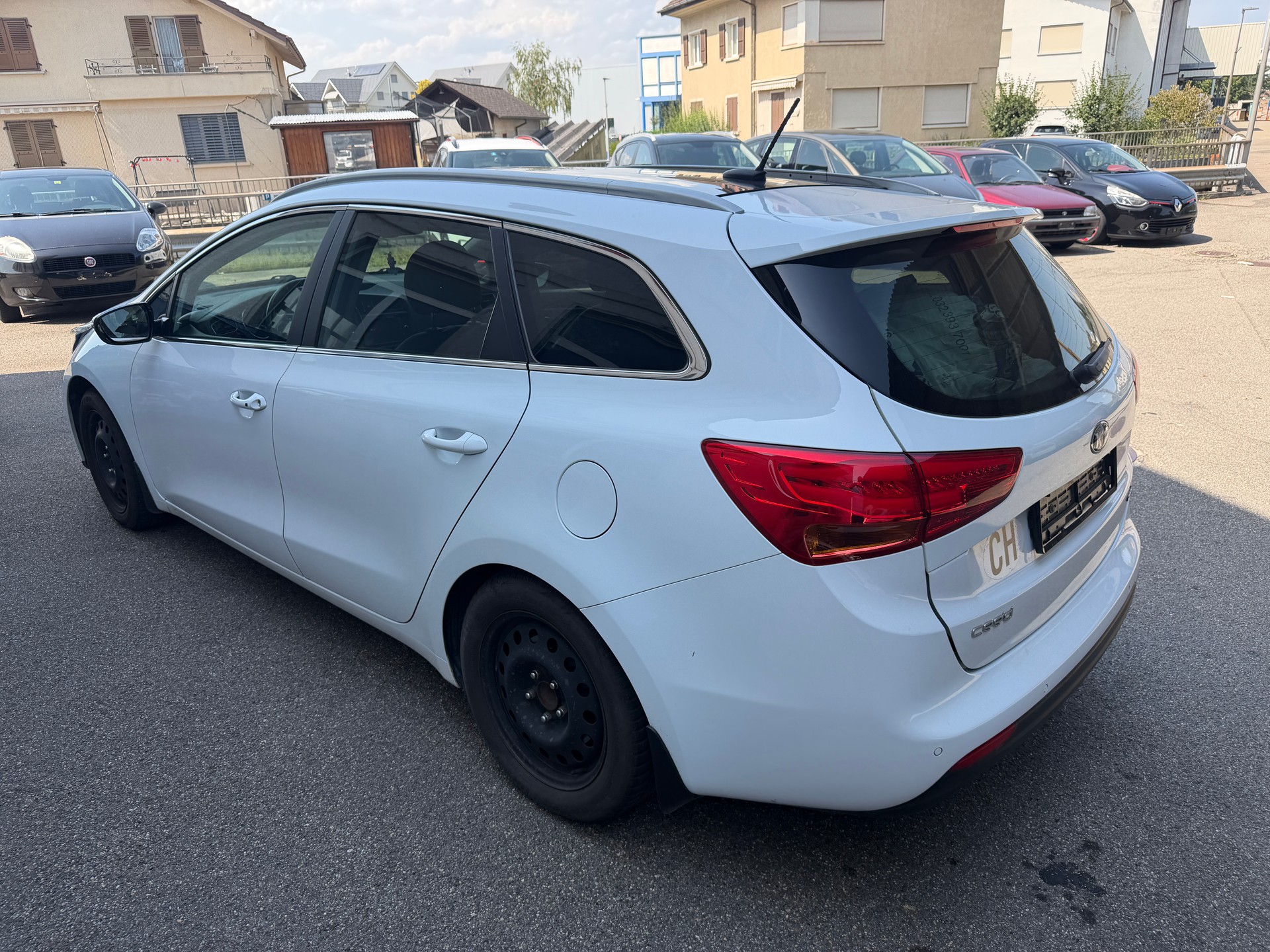 KIA Cee'd Sportswagon 1.6 CRDi Trend Automat-image-3