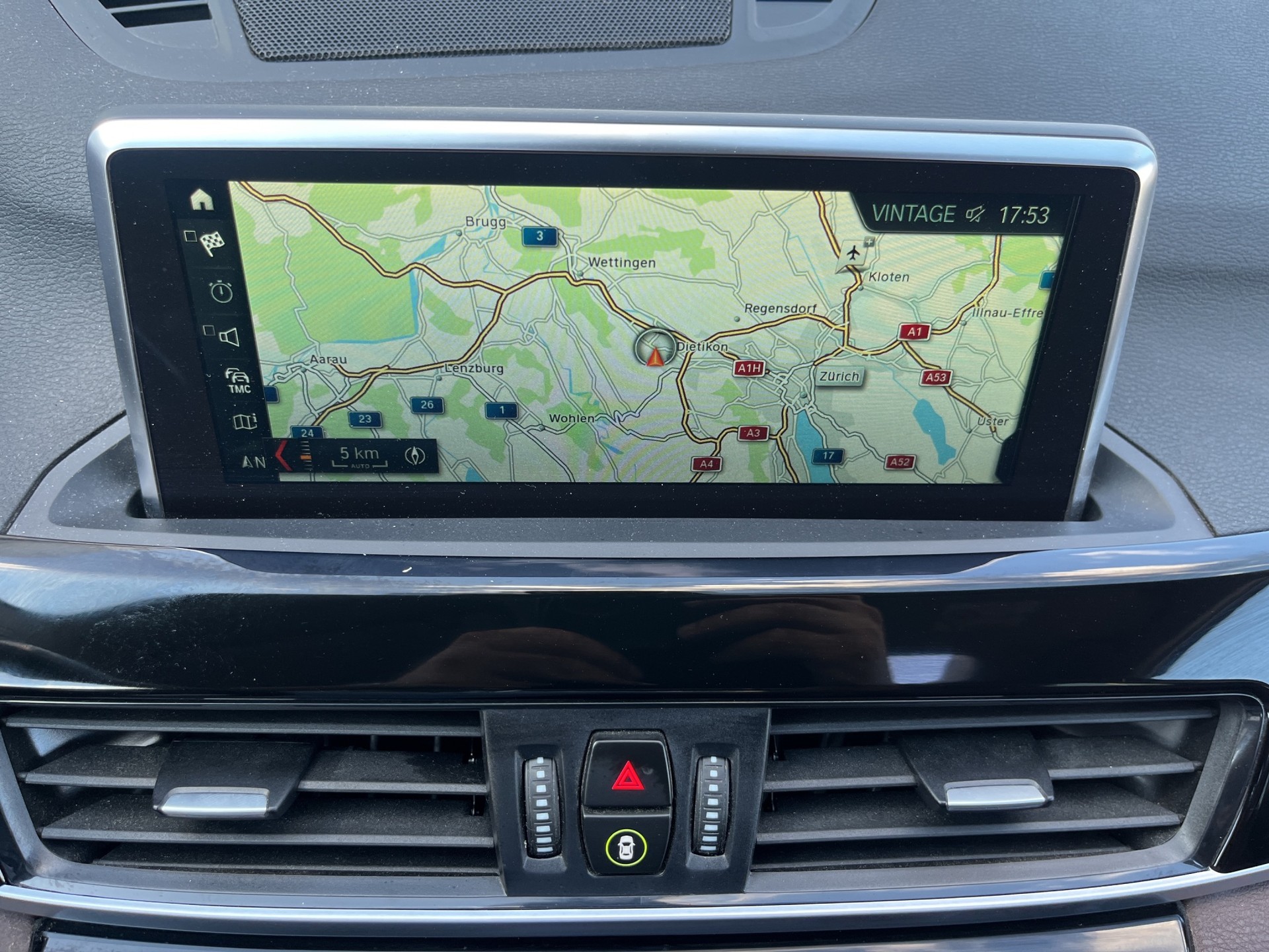 BMW X1 xDrive 18d xLine Steptronic-image-12