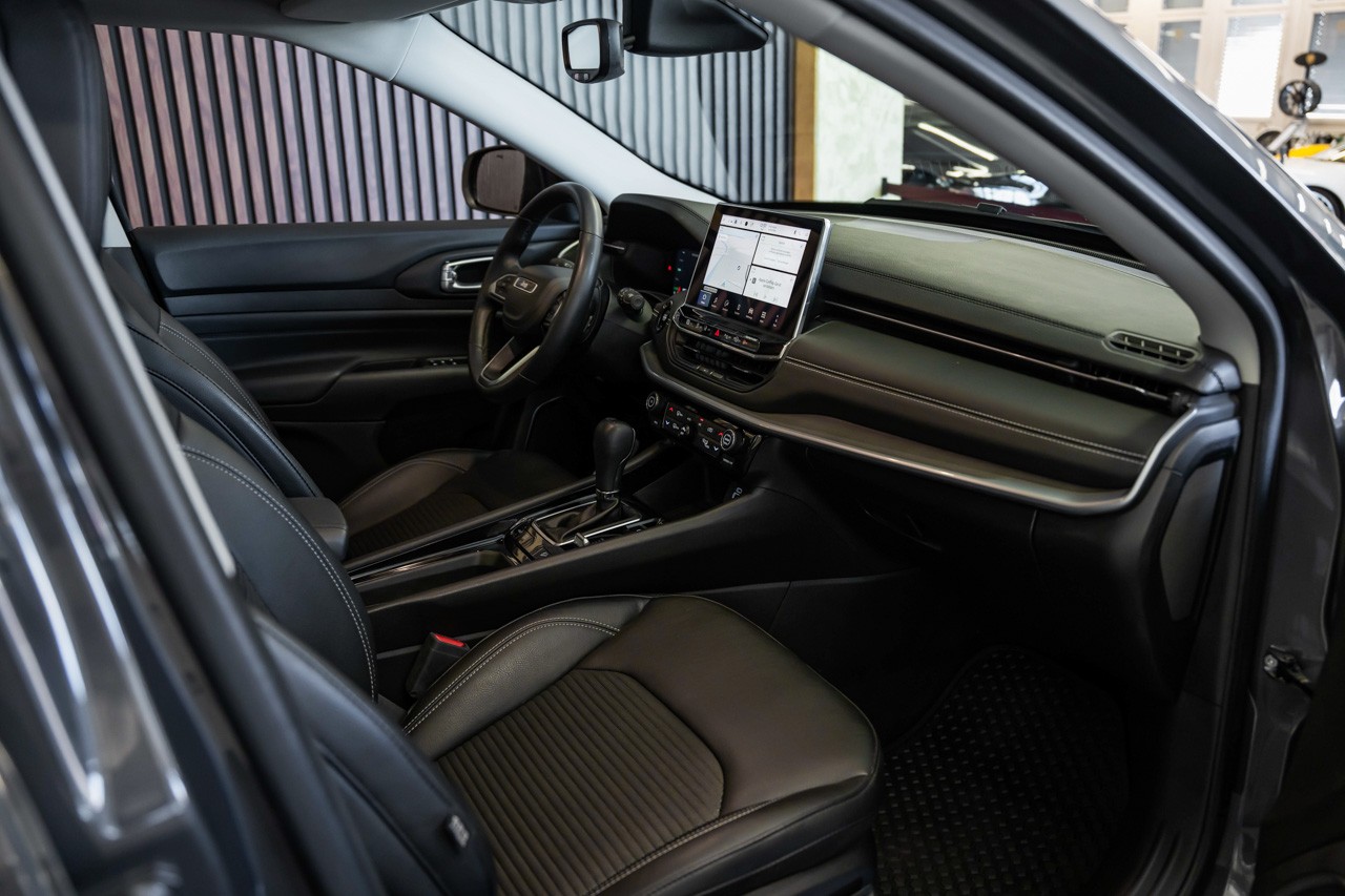 JEEP Compass 1.3 T PHEV Swiss Limited AWD-image-13