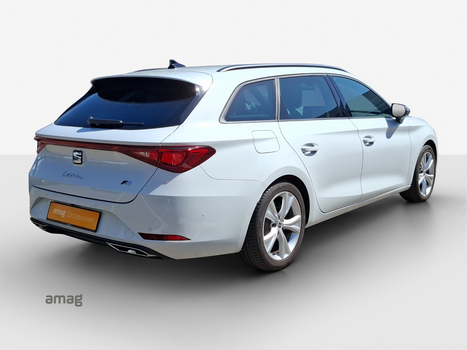 SEAT Leon ST 1.5 eTSI mHEV DSG FR-image-4