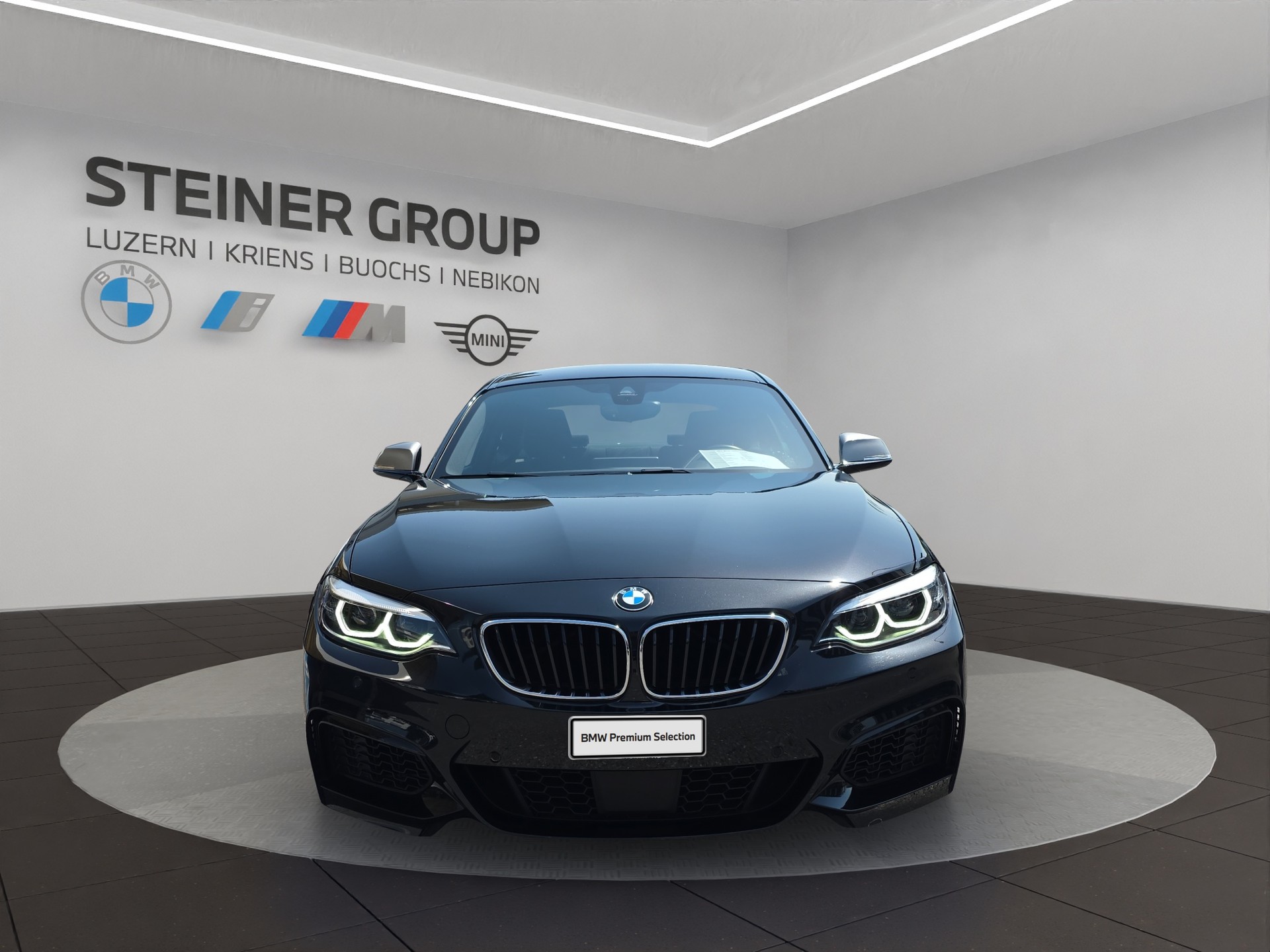 BMW M240i xDrive Steptronic-showroom-element-1