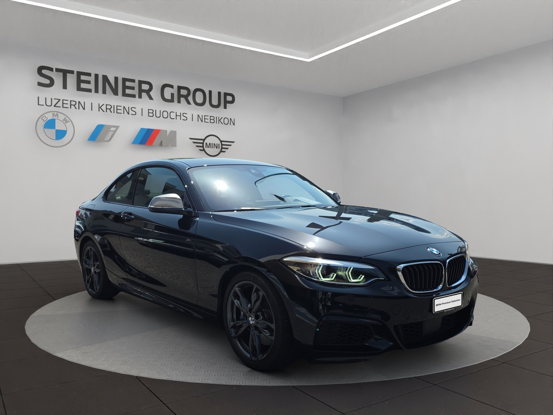 BMW M240i xDrive Steptronic-showroom-element-2