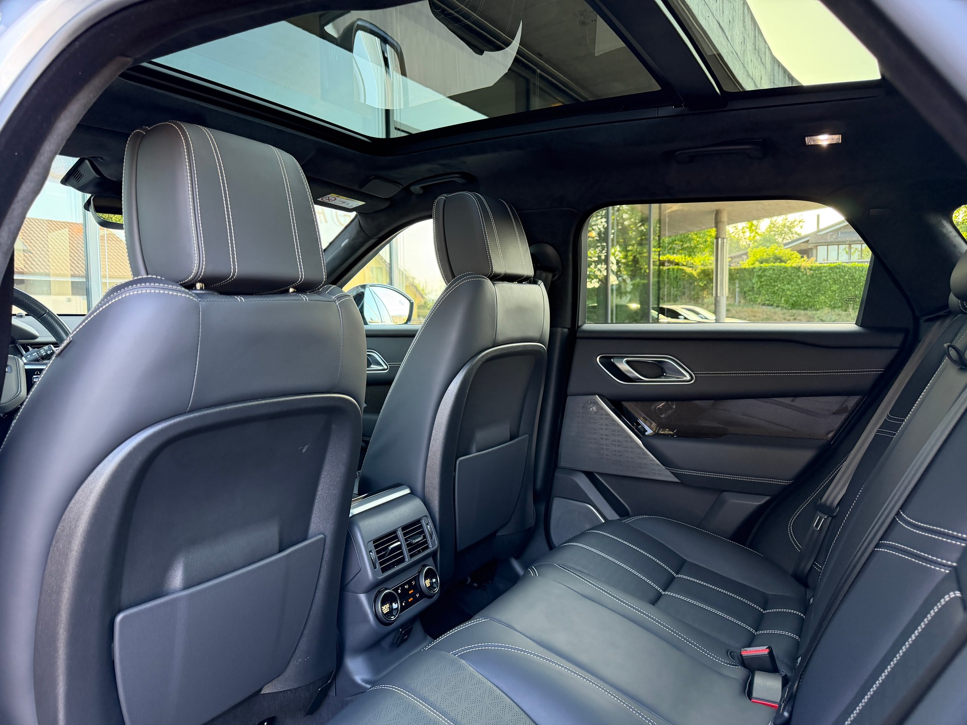LAND ROVER Range Rover Velar R-Dynamic D 300 I6 MHEV HSE Automatic-image-27
