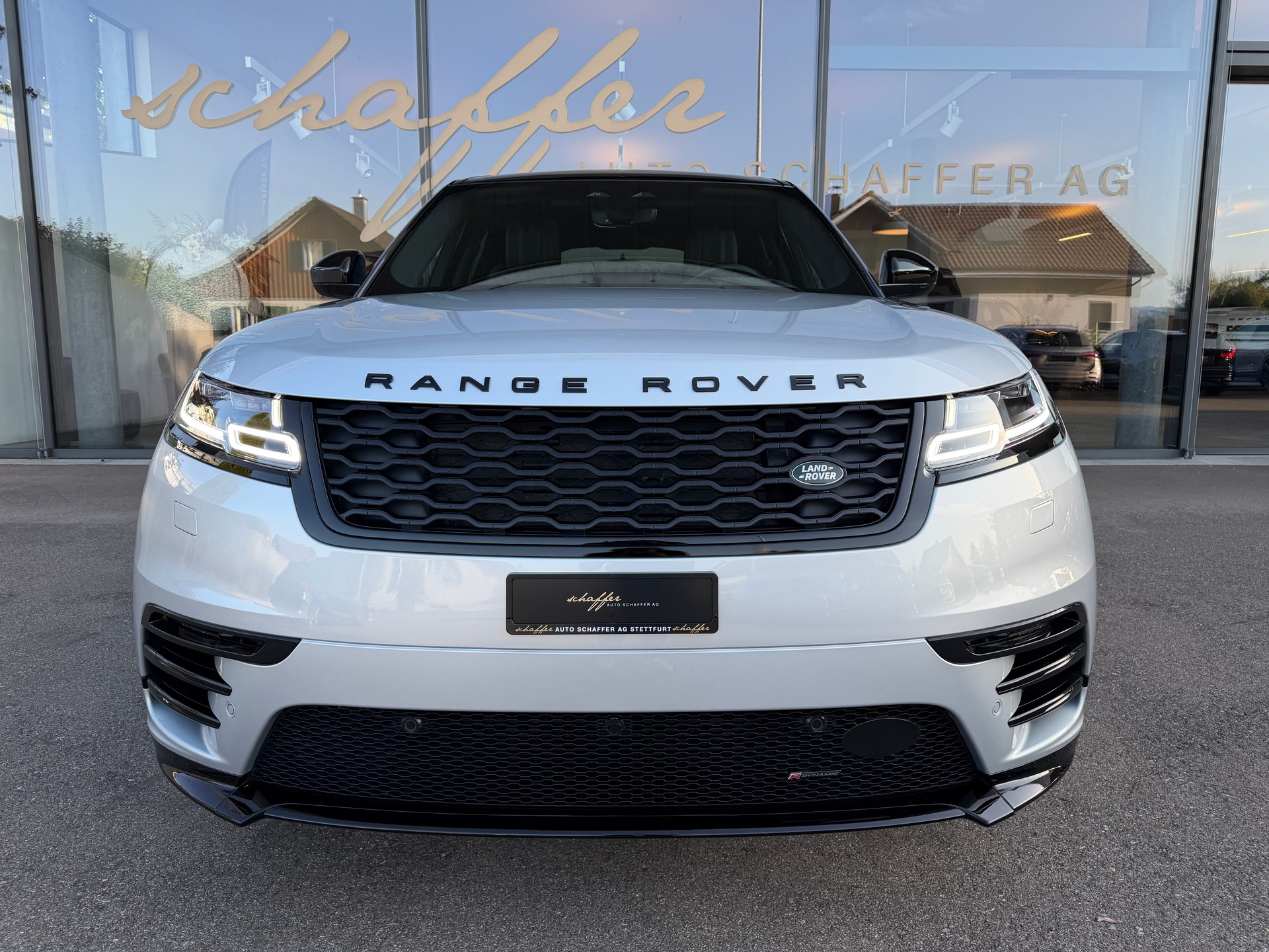 LAND ROVER Range Rover Velar R-Dynamic D 300 I6 MHEV HSE Automatic-showroom-element-2