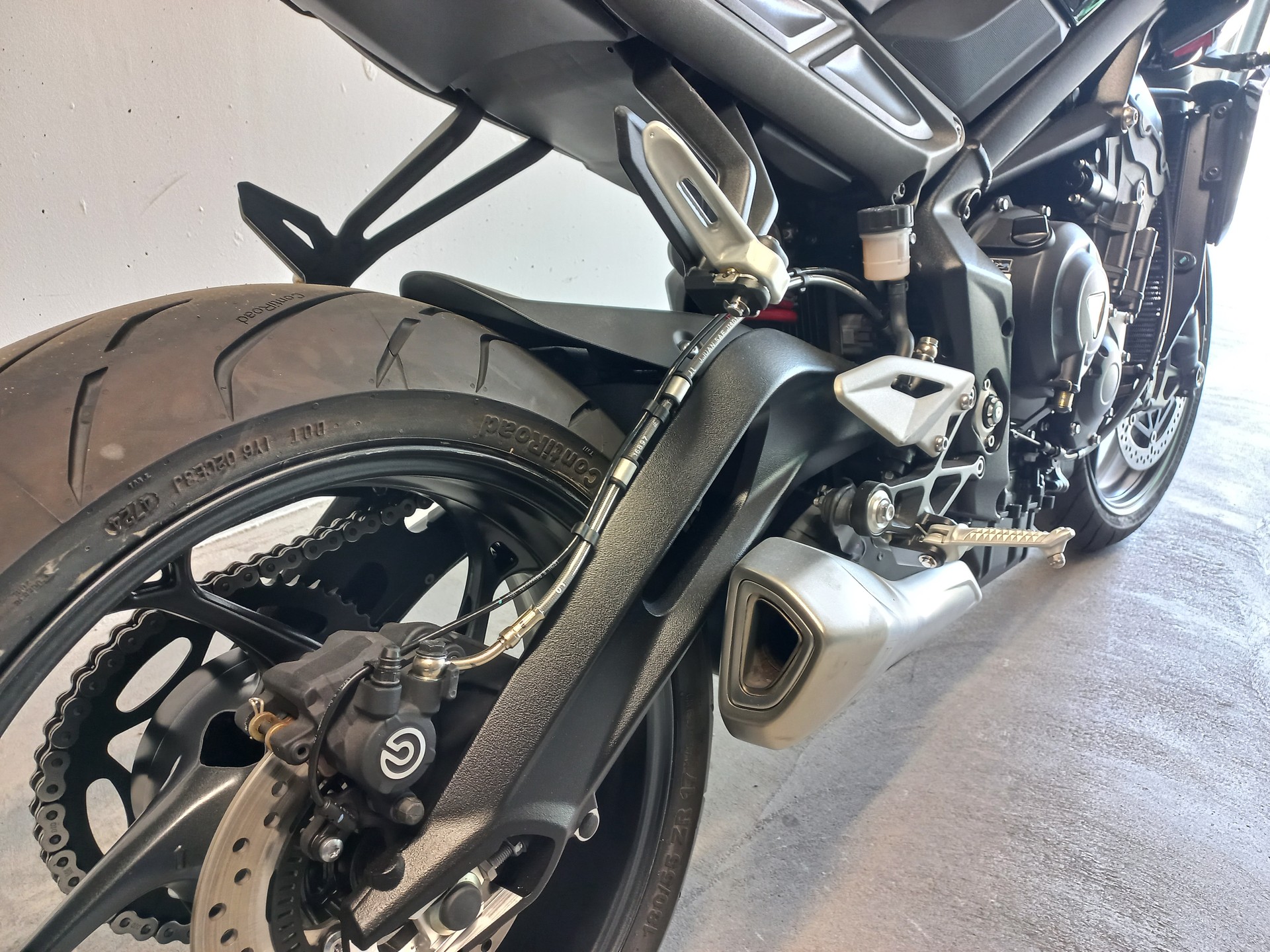 TRIUMPH Street Triple R 765 ABS (A2)-image-9
