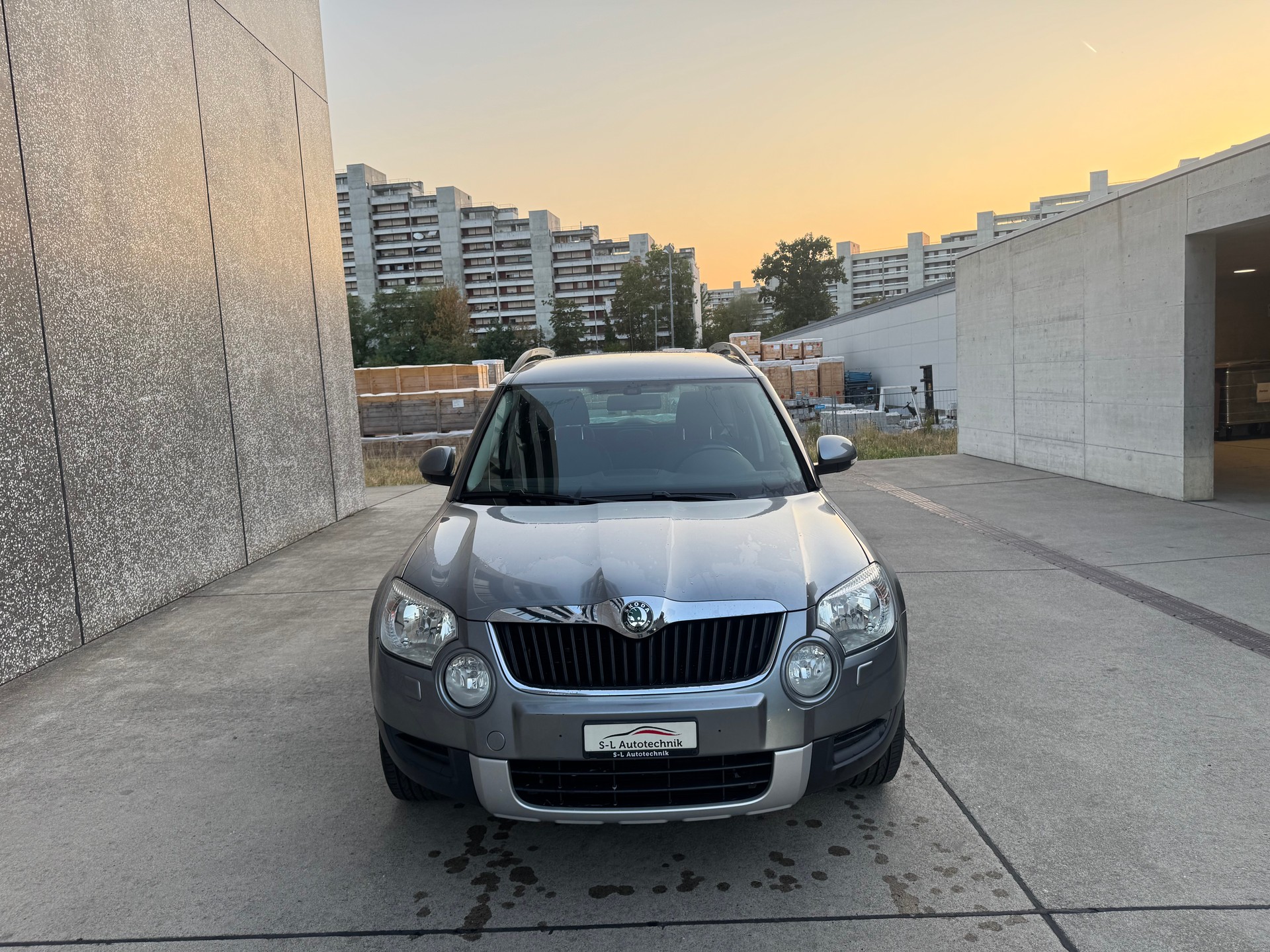 SKODA Yeti 1.4 TSI Ambition-showroom-element-1