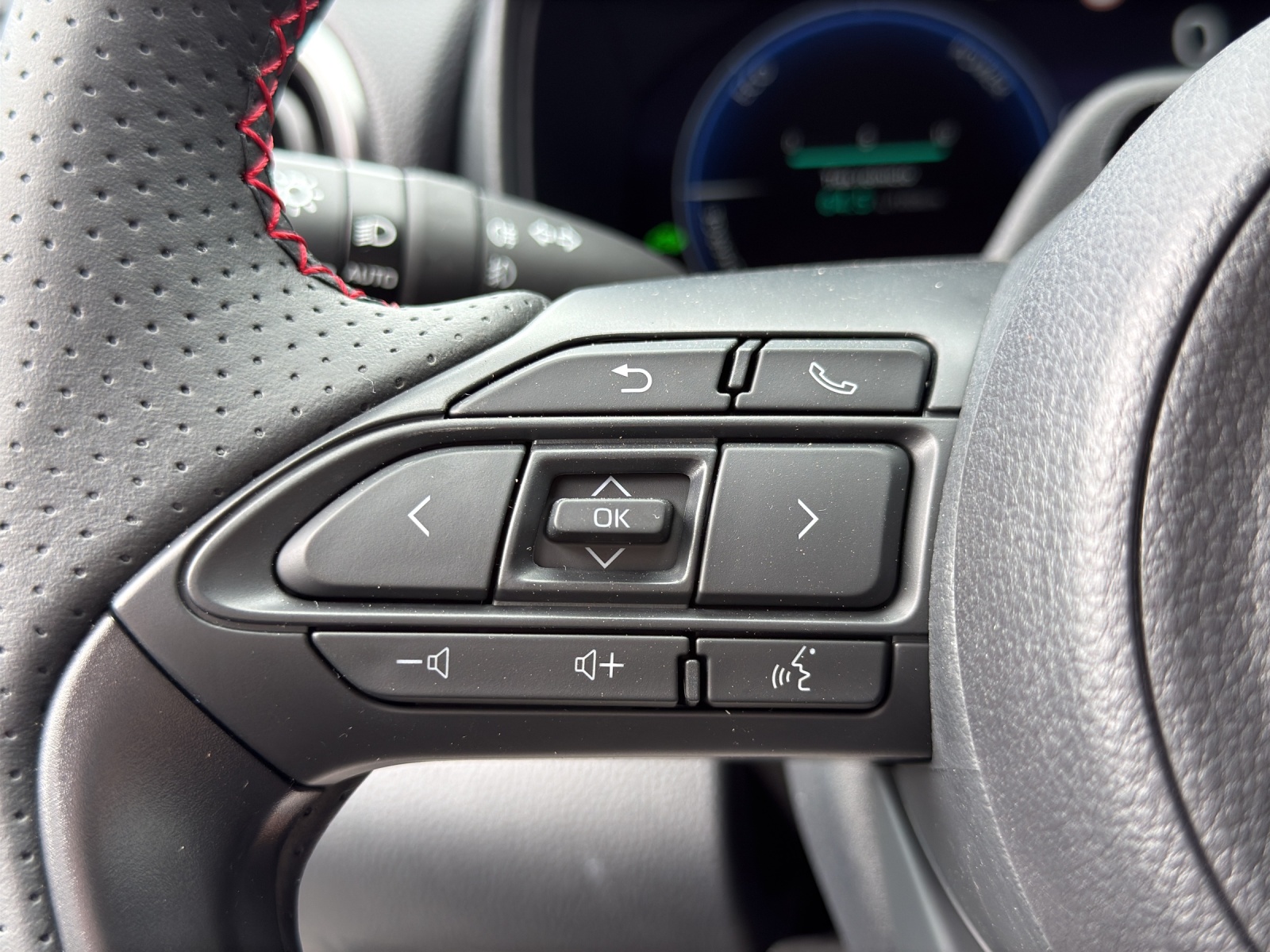 TOYOTA Yaris 1.5 GR Sport e-CVT (4 STÜCK)-image-22