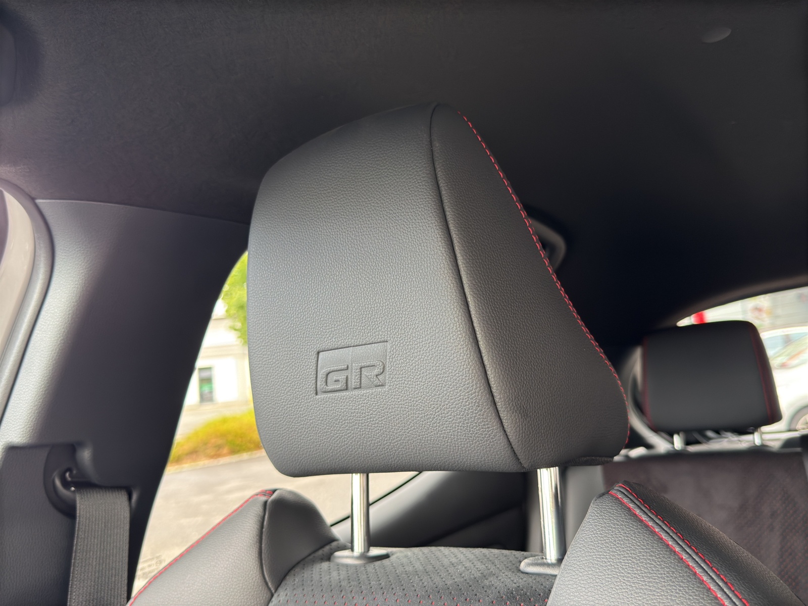 TOYOTA Yaris 1.5 GR Sport e-CVT (4 STÜCK)-image-29