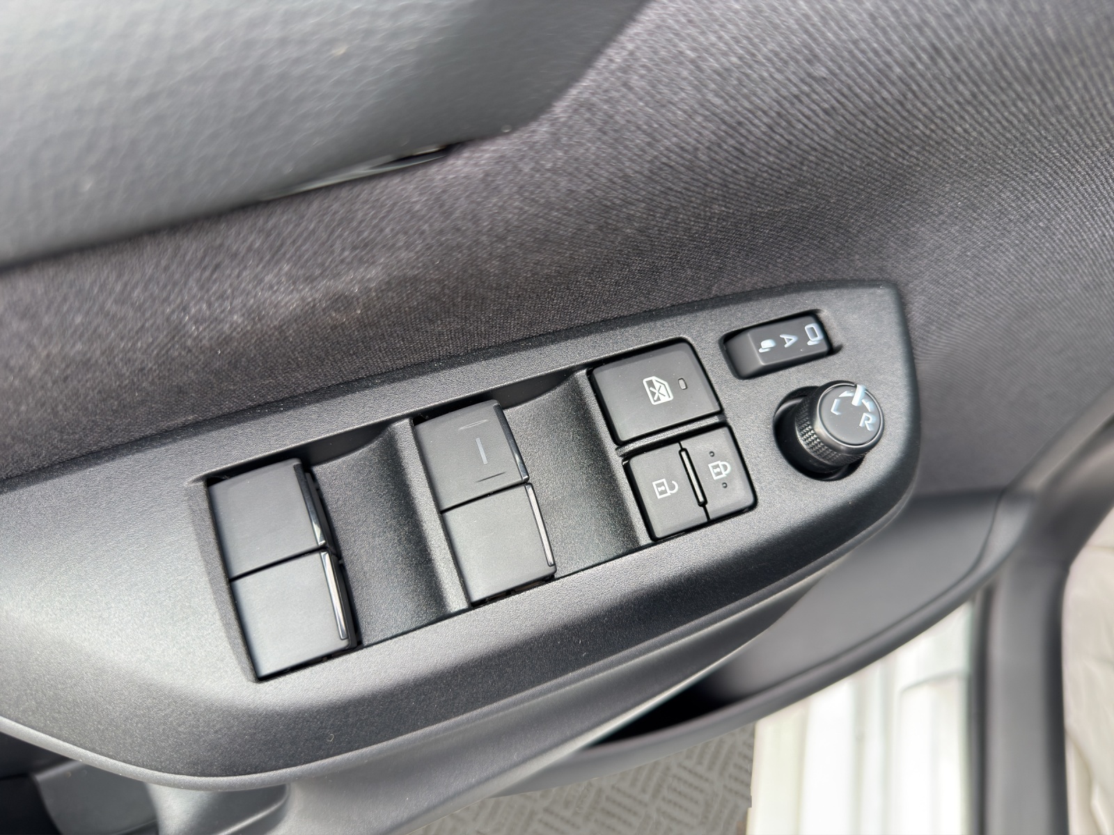 TOYOTA Yaris 1.5 GR Sport e-CVT (4 STÜCK)-image-19