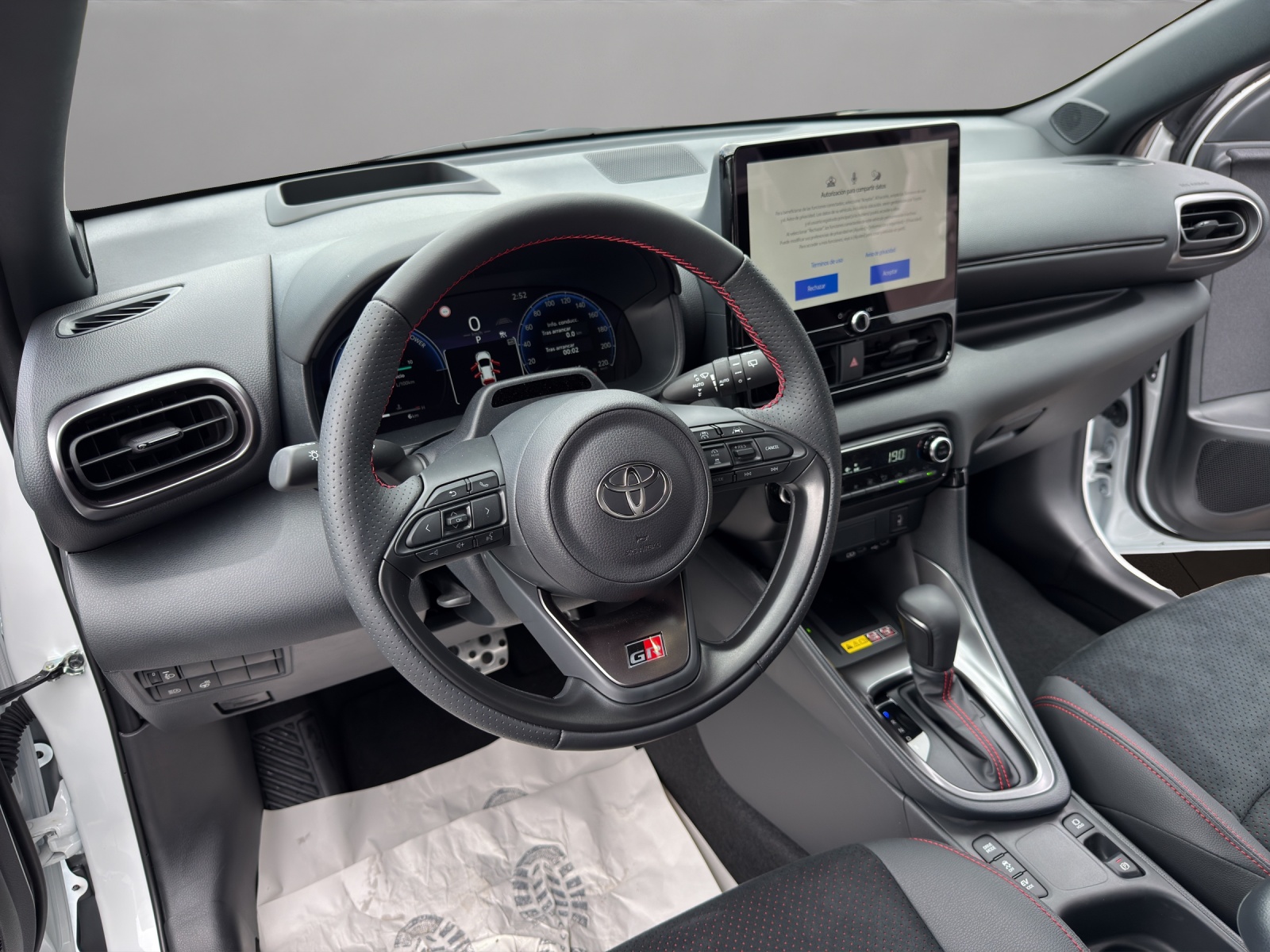 TOYOTA Yaris 1.5 GR Sport e-CVT (4 STÜCK)-image-9