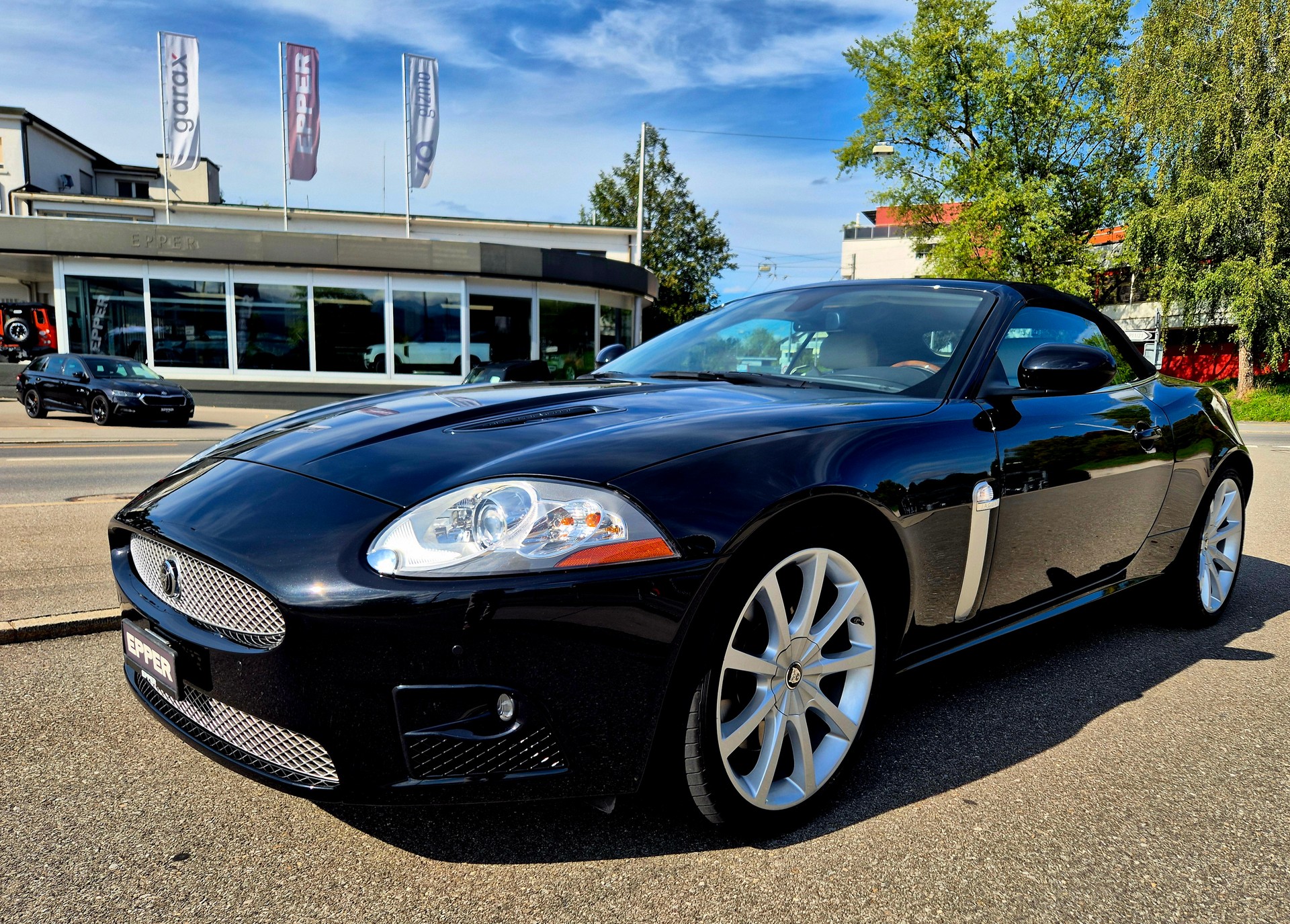 JAGUAR XKR 4.2 V8 SC Automatic-showroom-element-1