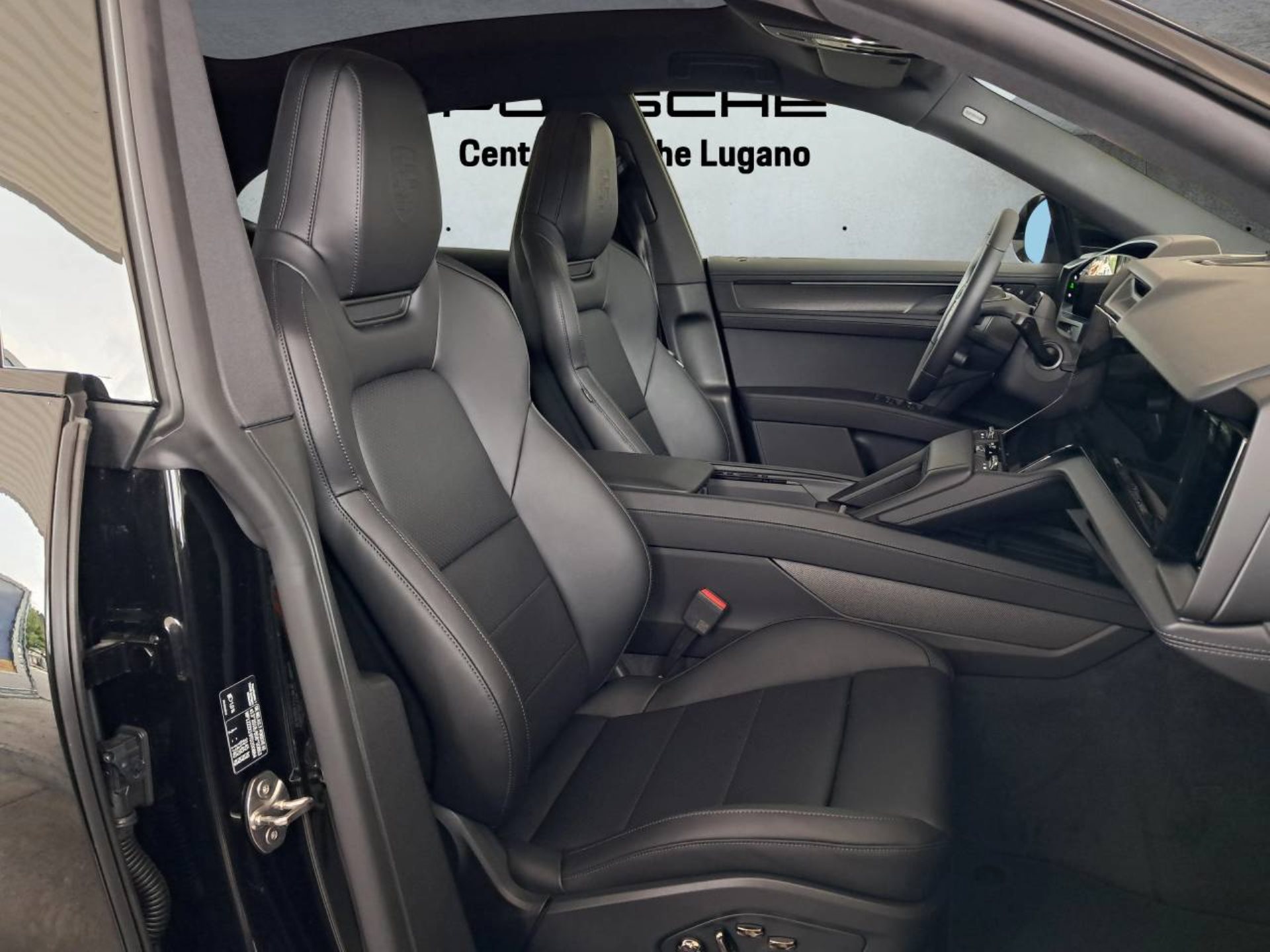 PORSCHE Cayenne Coupé Electric-image-14