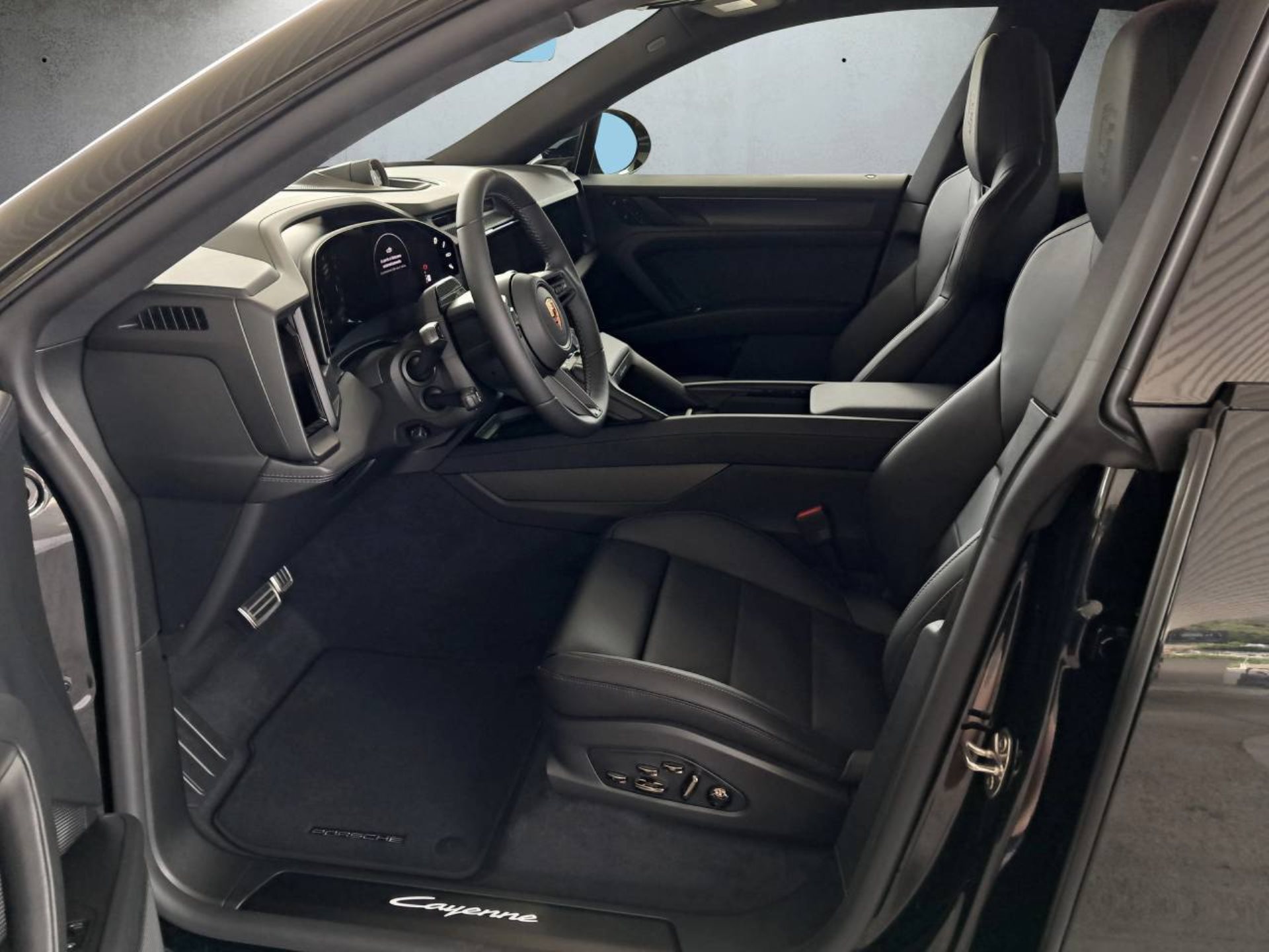PORSCHE Cayenne Coupé Electric-showroom-element-3