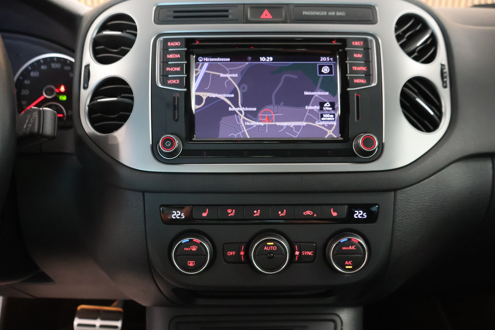 VW Tiguan 2.0 TDI BlueMotion Sport&Style 4Motion DSG-image-20