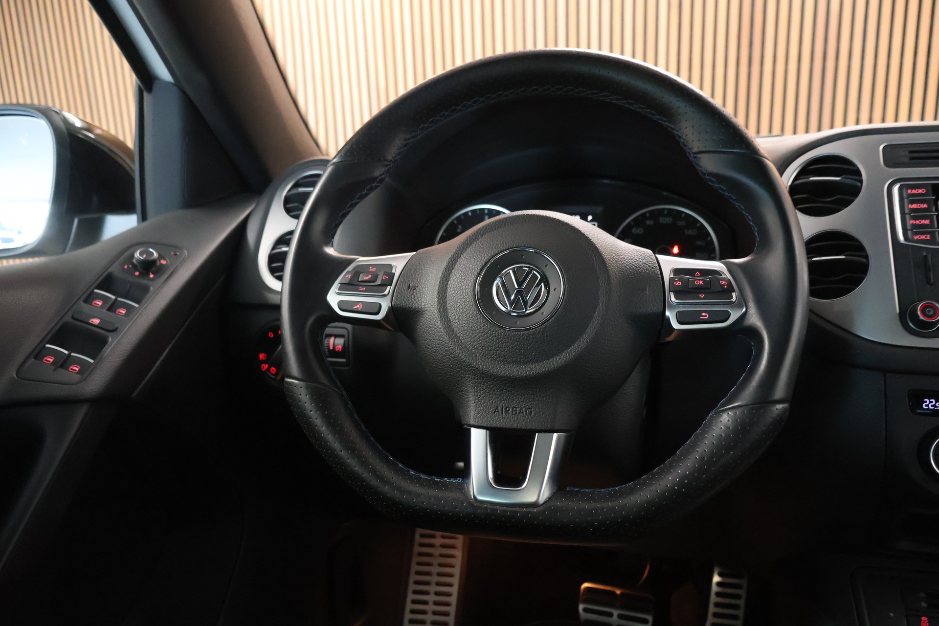 VW Tiguan 2.0 TDI BlueMotion Sport&Style 4Motion DSG-image-15