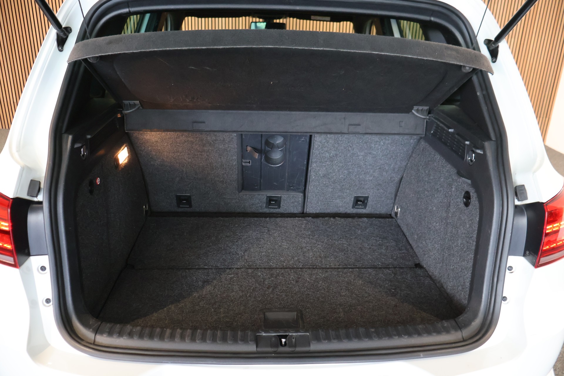 VW Tiguan 2.0 TDI BlueMotion Sport&Style 4Motion DSG-image-11