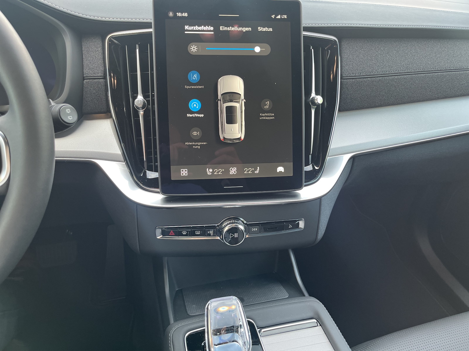 VOLVO XC90 2.0 B5 MH Black Edition AWD-image-14
